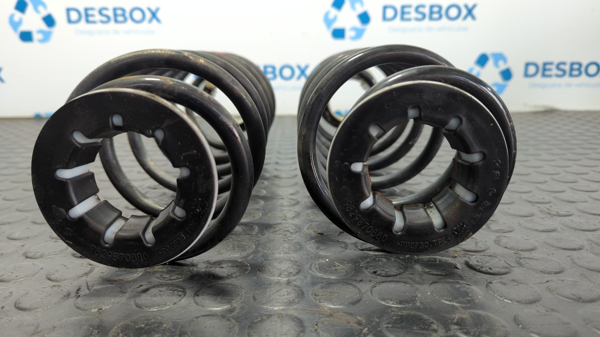Recambio de JUEGO MUELLES TRASEROS para OPEL CORSA F * ZK01 referencia OEM IAM 9829870880 - ROJO 4