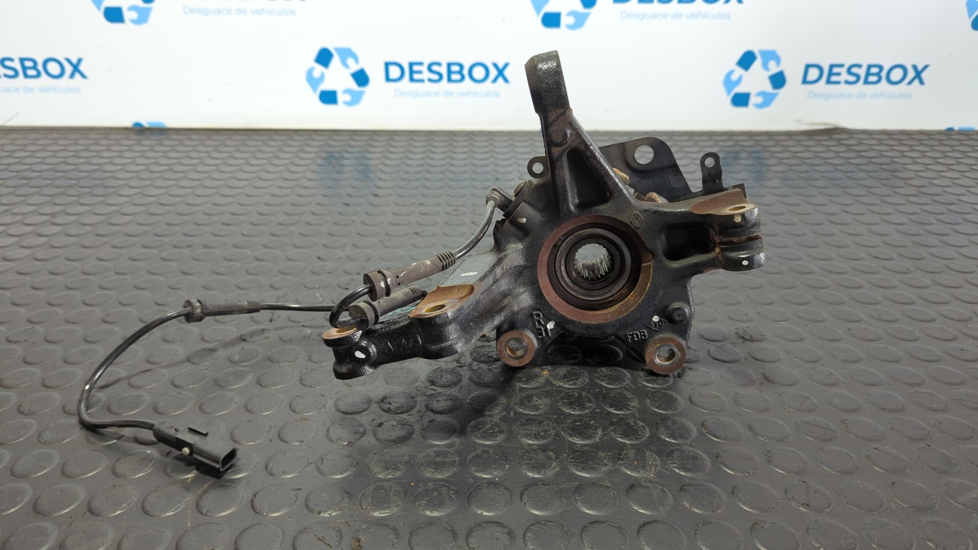 Recambio de MANGUETA DELANTERA DERECHA para RENAULT CLIO IV 1.2 D4F D7  referencia OEM IAM FD8 - BLANCO