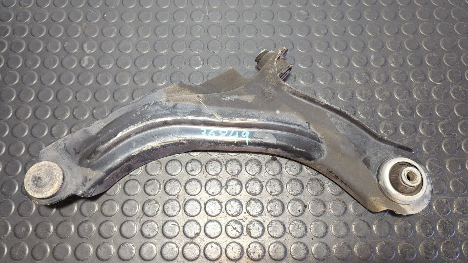Recambio de BRAZO DERECHO INFERIOR DELANTERO para RENAULT CLIO IV 1.2 D4F D7  referencia OEM IAM 497PD - BLANCO
