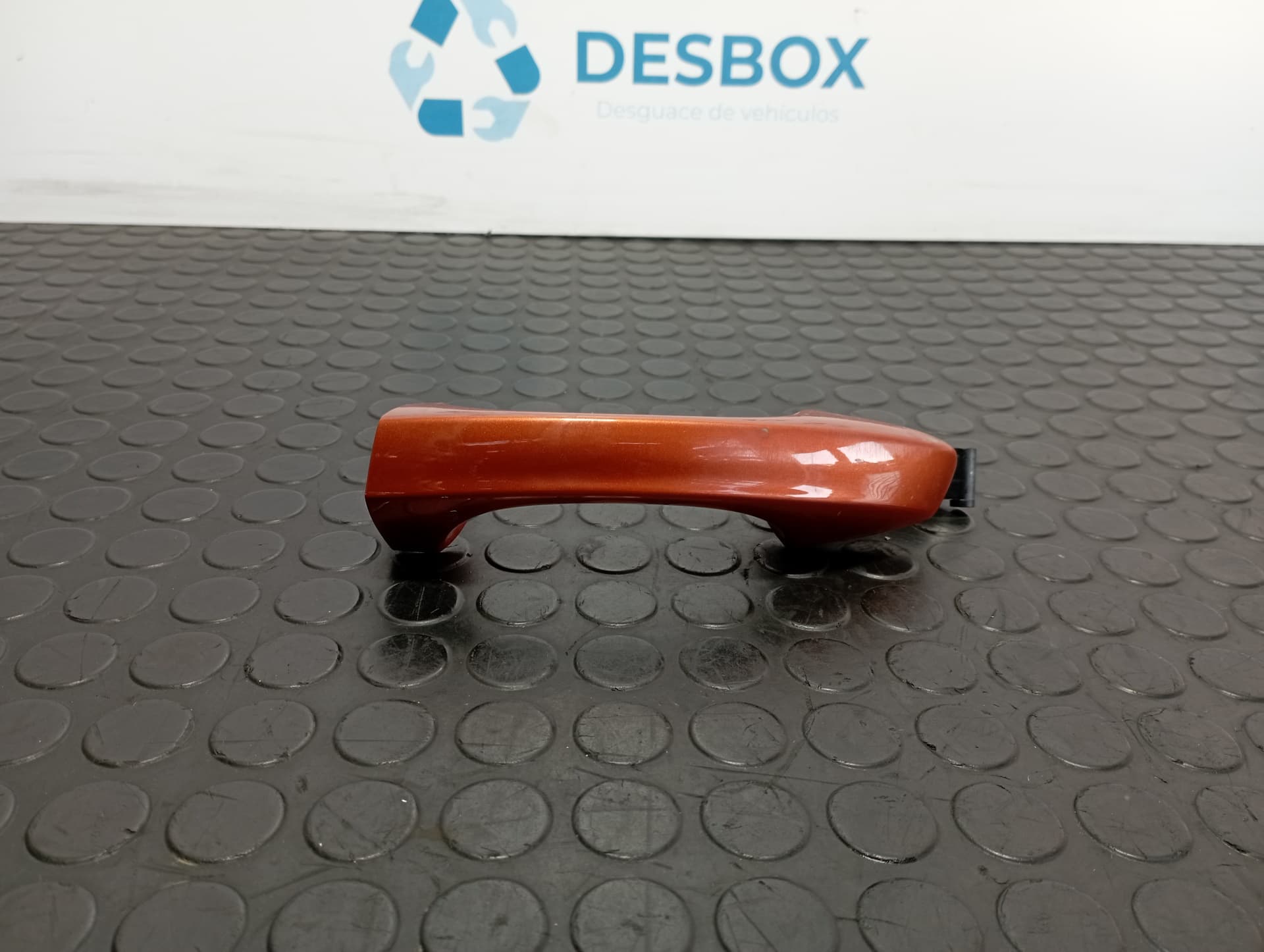 Recambio de MANETA  TRASERA IZQUIERDA para SEAT ARONA ARONA 1.0 TSI CHZ referencia OEM IAM WT05G0837205 - NARANJA 2