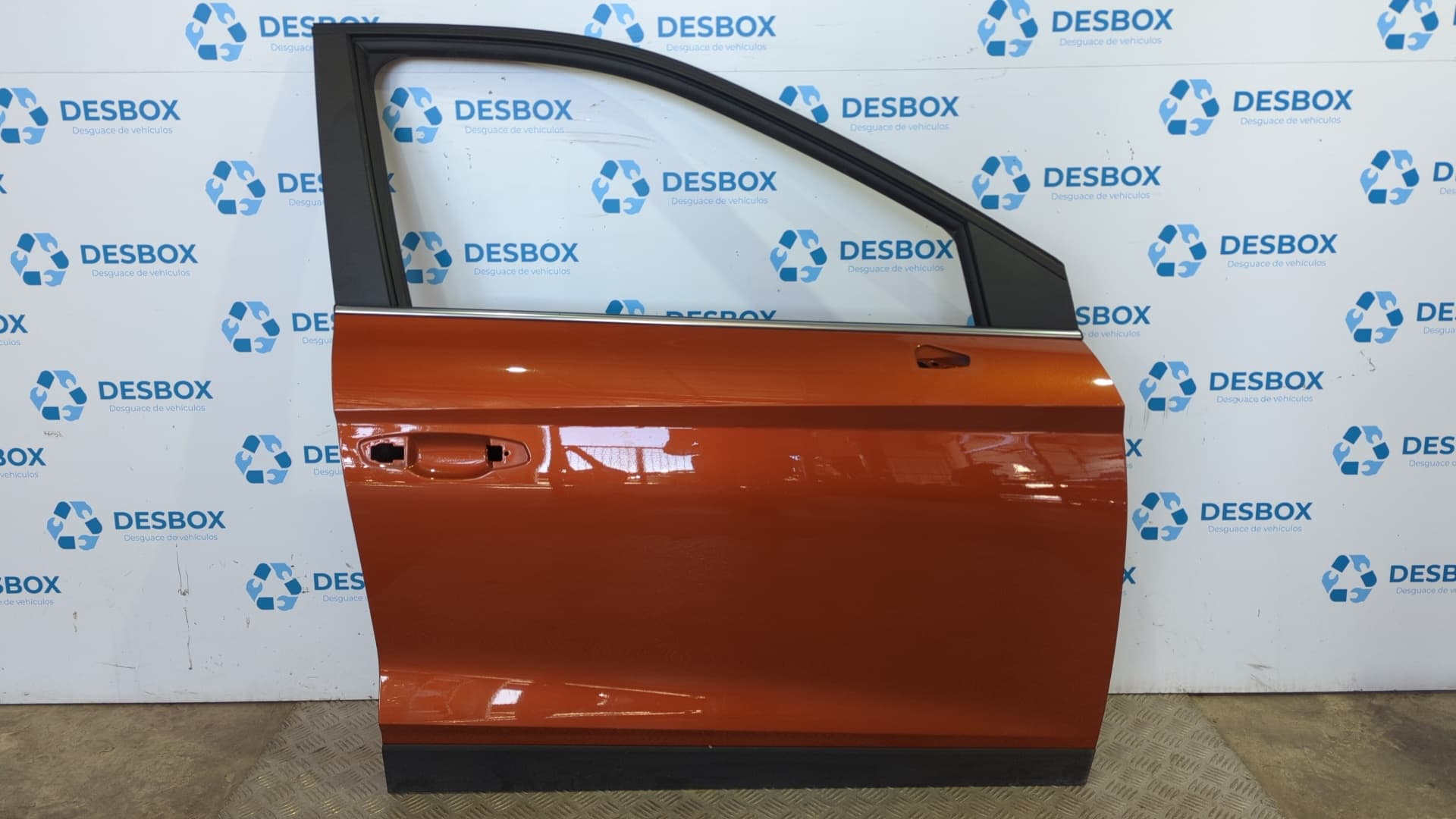 Recambio de PUERTA DELANTERA DERECHA para SEAT ARONA CHZ - NARANJA