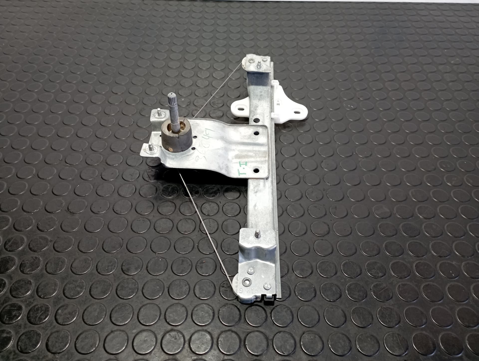 Recambio de ELEVALUNAS TRASERO IZQUIERDO para RENAULT CLIO IV 1.2 D4F D7  referencia OEM IAM 827013204R - BLANCO
