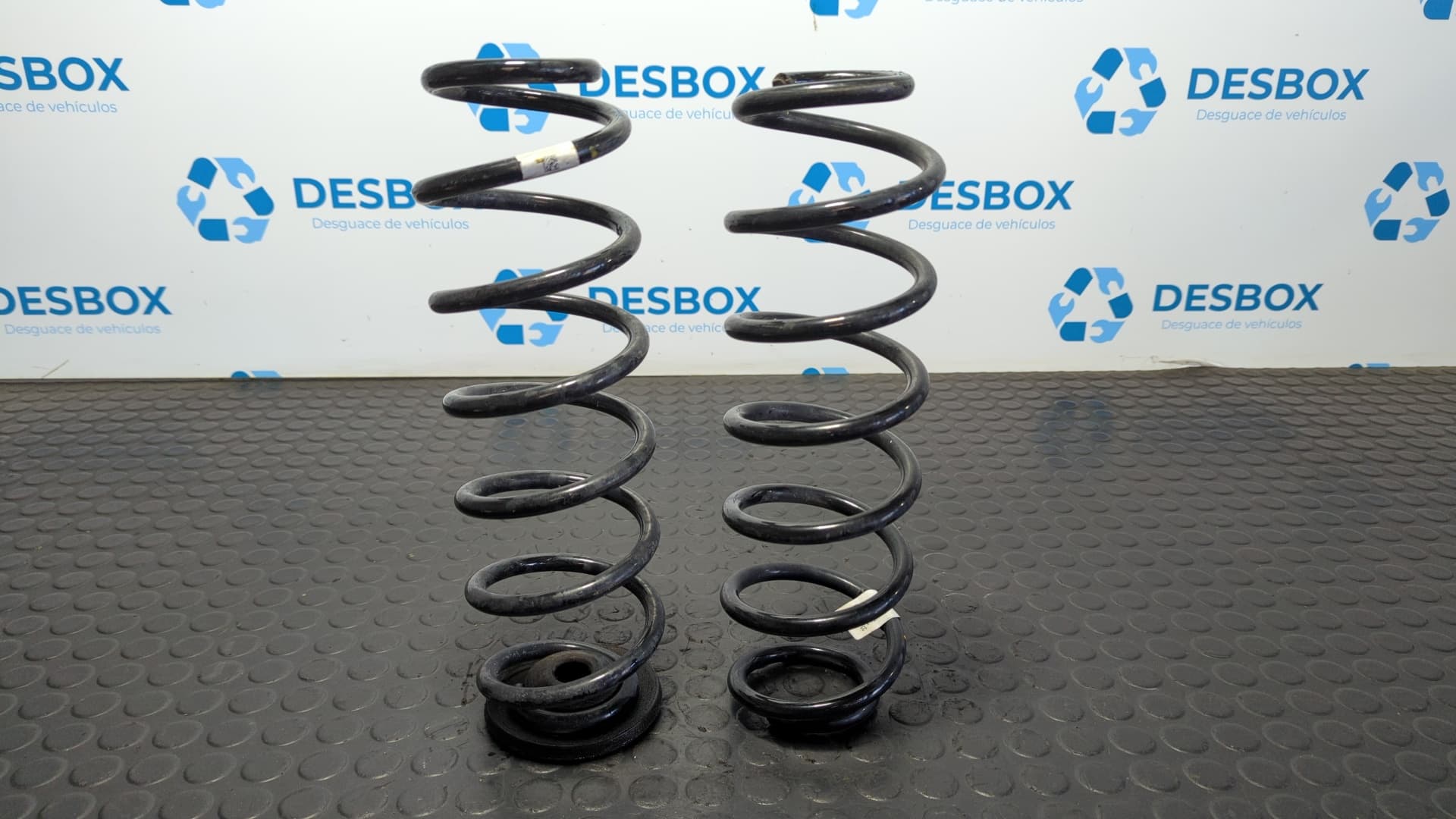 Recambio de JUEGO MUELLES TRASEROS para SEAT ARONA ARONA 1.0 TSI CHZ referencia OEM IAM 2Q0511121CC - NARANJA