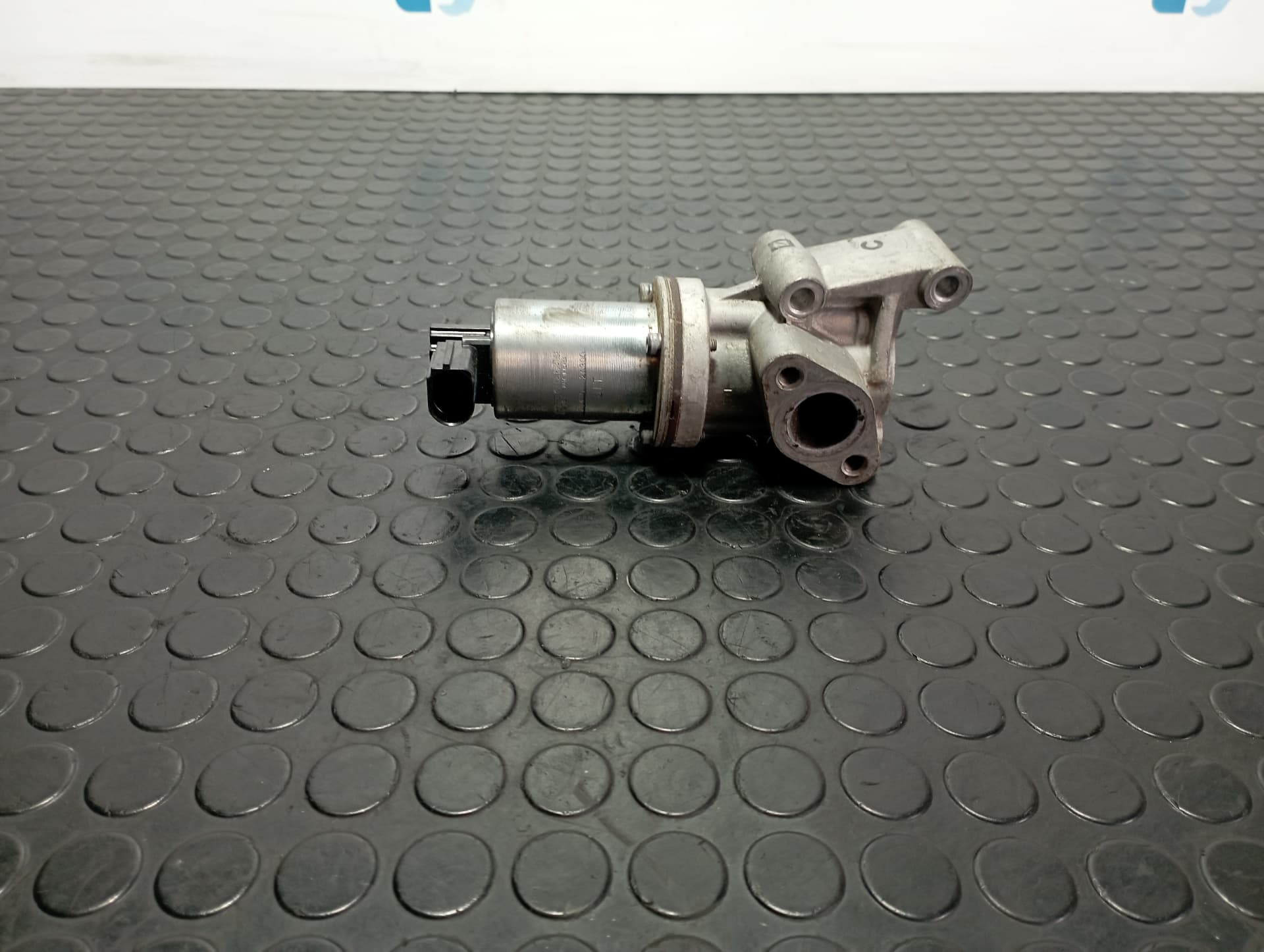 Recambio de VALVULA EGR para KIA CEE'D D4FC referencia OEM IAM 284102A300 - AZUL