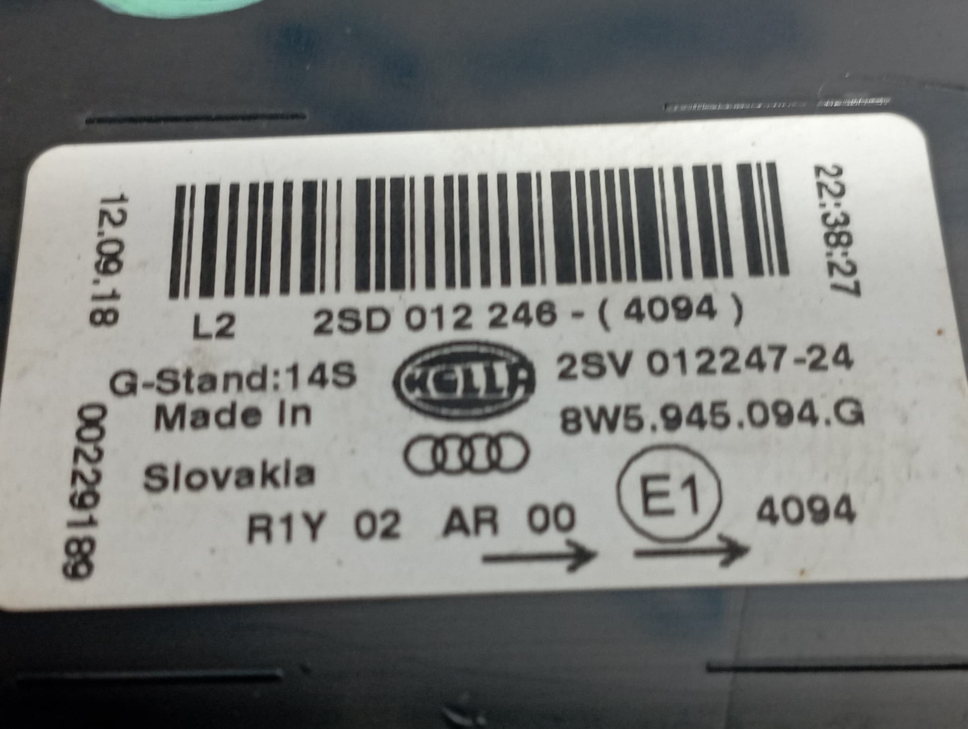 Recambio de PILOTO PORTON DERECHO para AUDI A4 BERLINA (8W2) 2.0 TDI DEUA referencia OEM IAM 8W5945094G - BLANCO 3