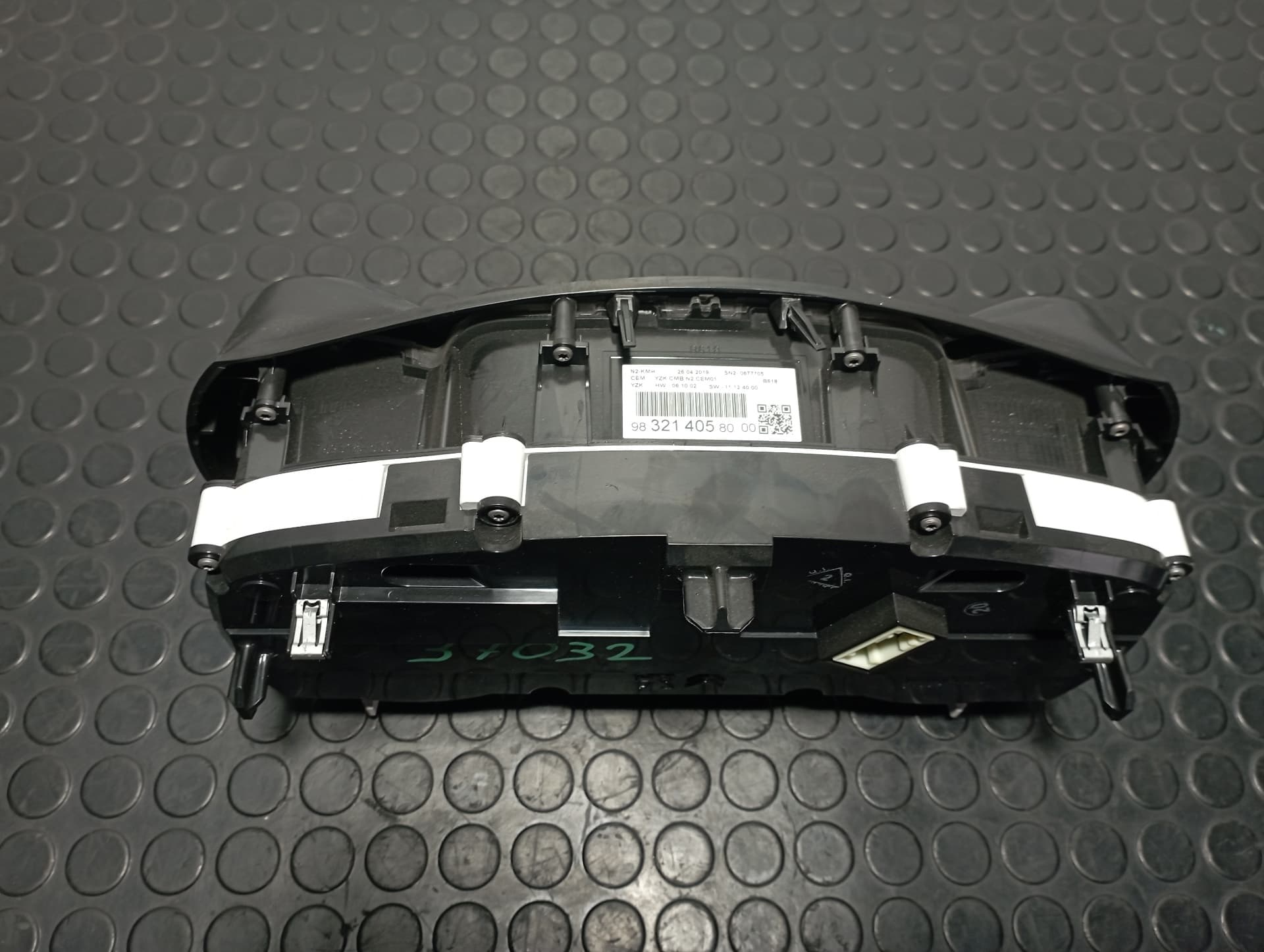 Recambio de CUADRO INSTRUMENTOS para CITROEN C3 HM05 referencia OEM IAM 983214058000 - ROJO 3