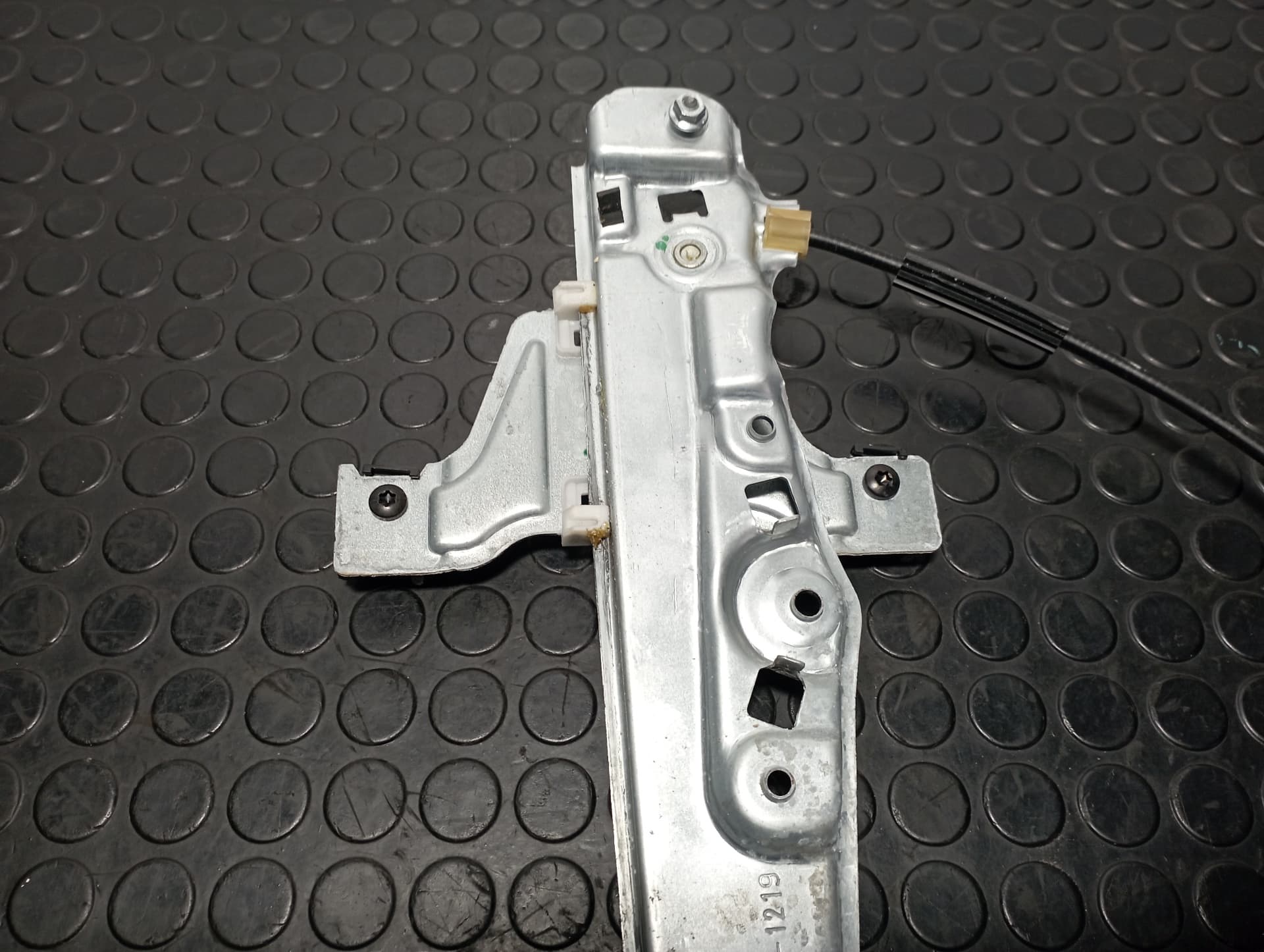 Recambio de ELEVALUNAS TRASERO IZQUIERDO para CITROEN C3 HM05 - ROJO 3
