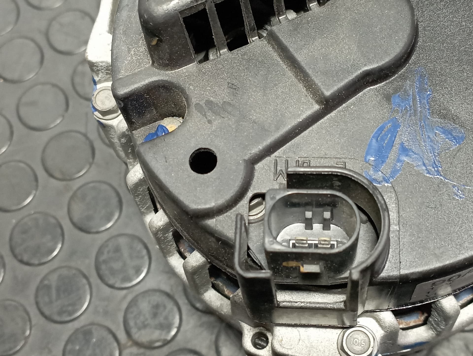 Recambio de ALTERNADOR para SKODA FABIA (5J2 ) Urban CGPA referencia OEM IAM 03D903025J - BLANCO 4