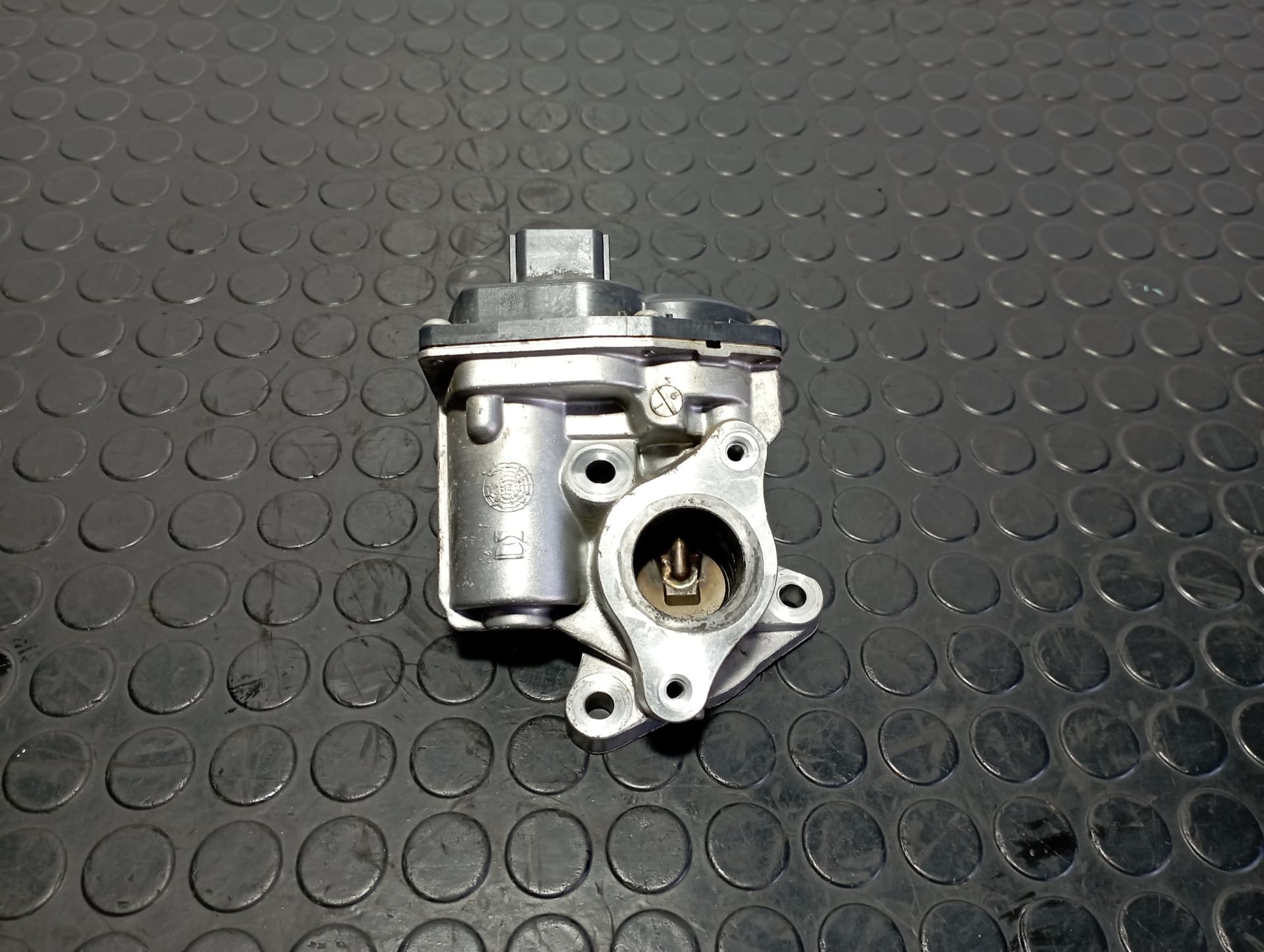 Recambio de VALVULA EGR para NISSAN QASHQAI (J11) J11 1.5 DCI K9K430 referencia OEM IAM H8201143495 - BLANCO 2