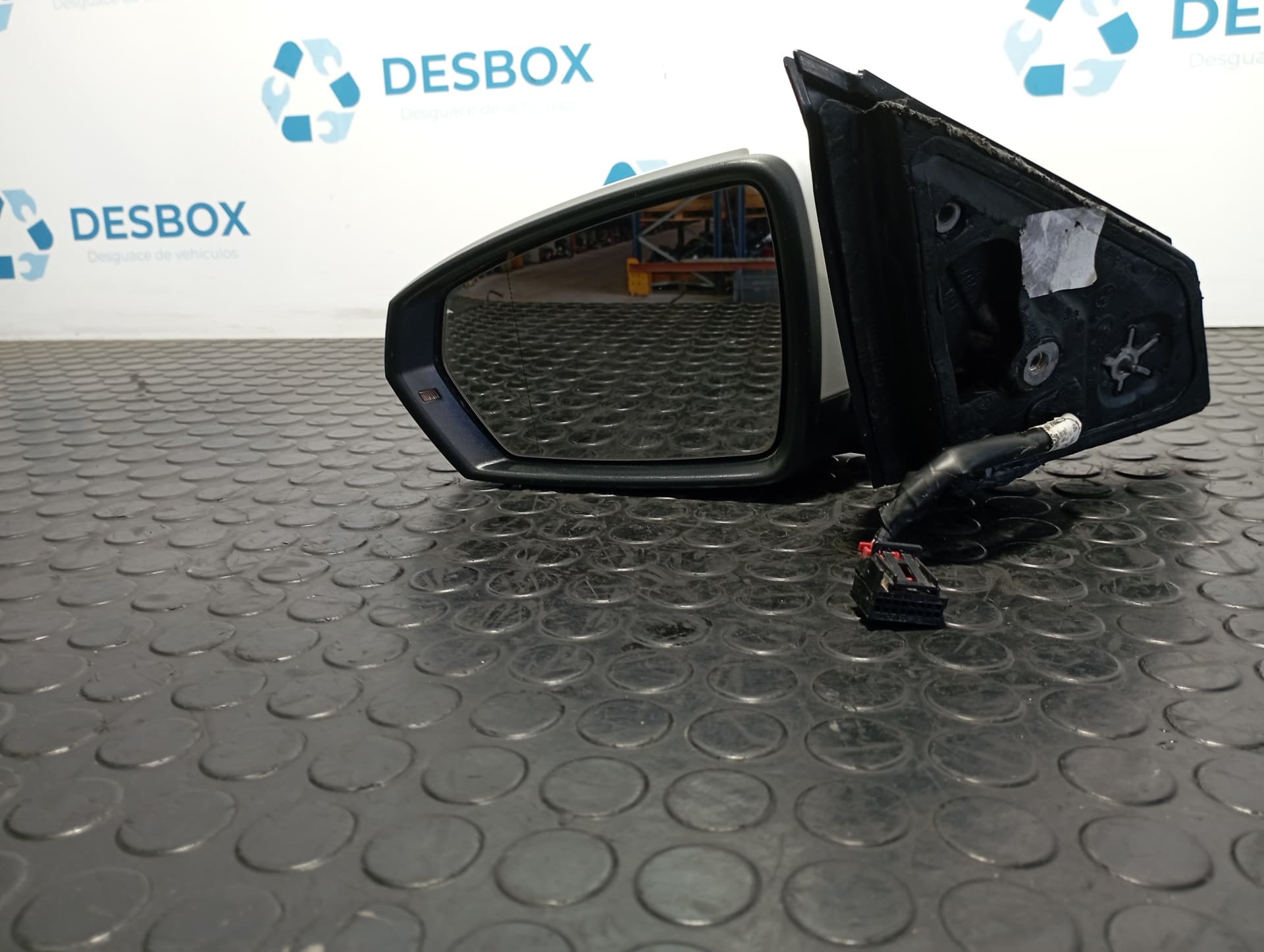 Recambio de RETROVISOR IZQUIERDO para VOLKSWAGEN POLO VI (AE1) * DLAC referencia OEM IAM A064480 - BLANCO