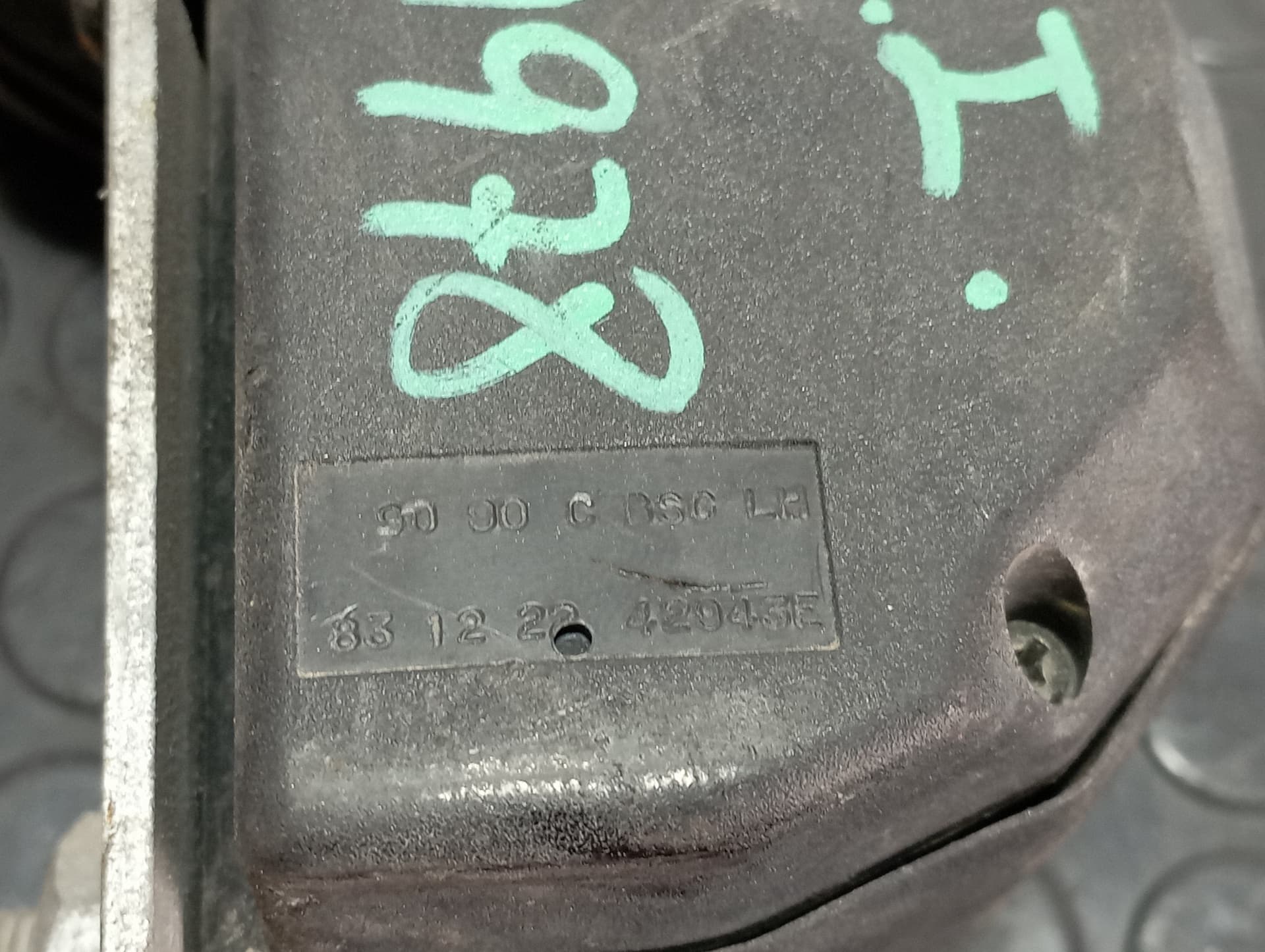 Recambio de CINTURON SEGURIDAD DELANTERO IZQUIERDO para LAND ROVER DEFENDER 2.5 L 2.5L50 KW referencia OEM IAM 42943E - BLANCO 2