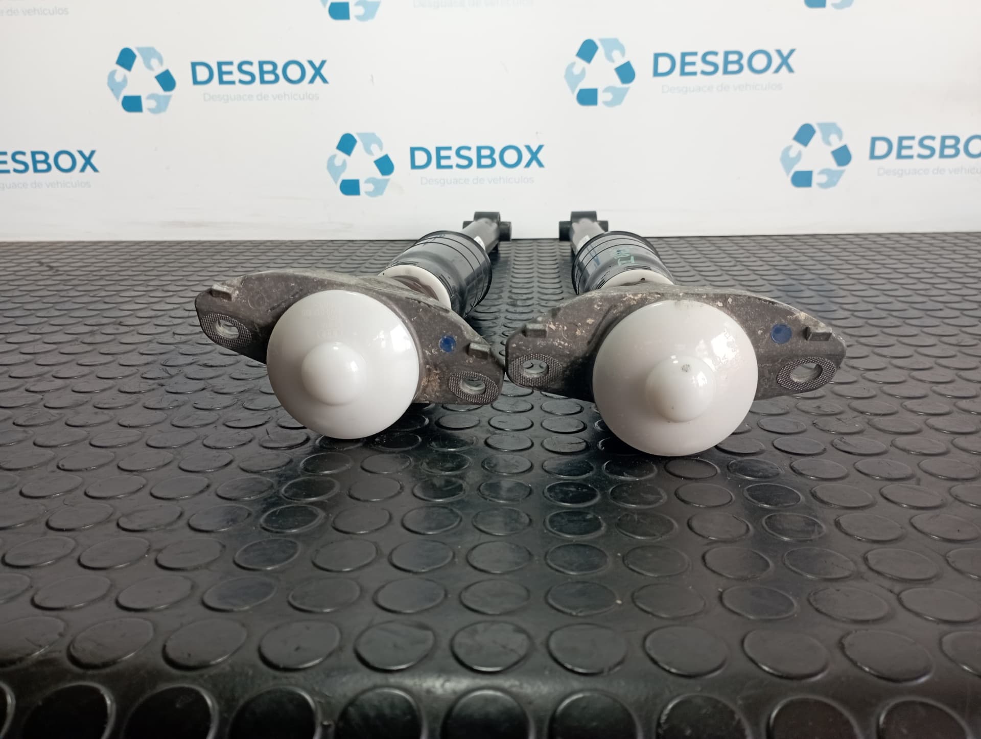 Recambio de JUEGO AMORTIGUADORES TRASERO para AUDI A4 BERLINA (8W2) 2.0 TDI DEUA referencia OEM IAM 8W0035AA - BLANCO 3