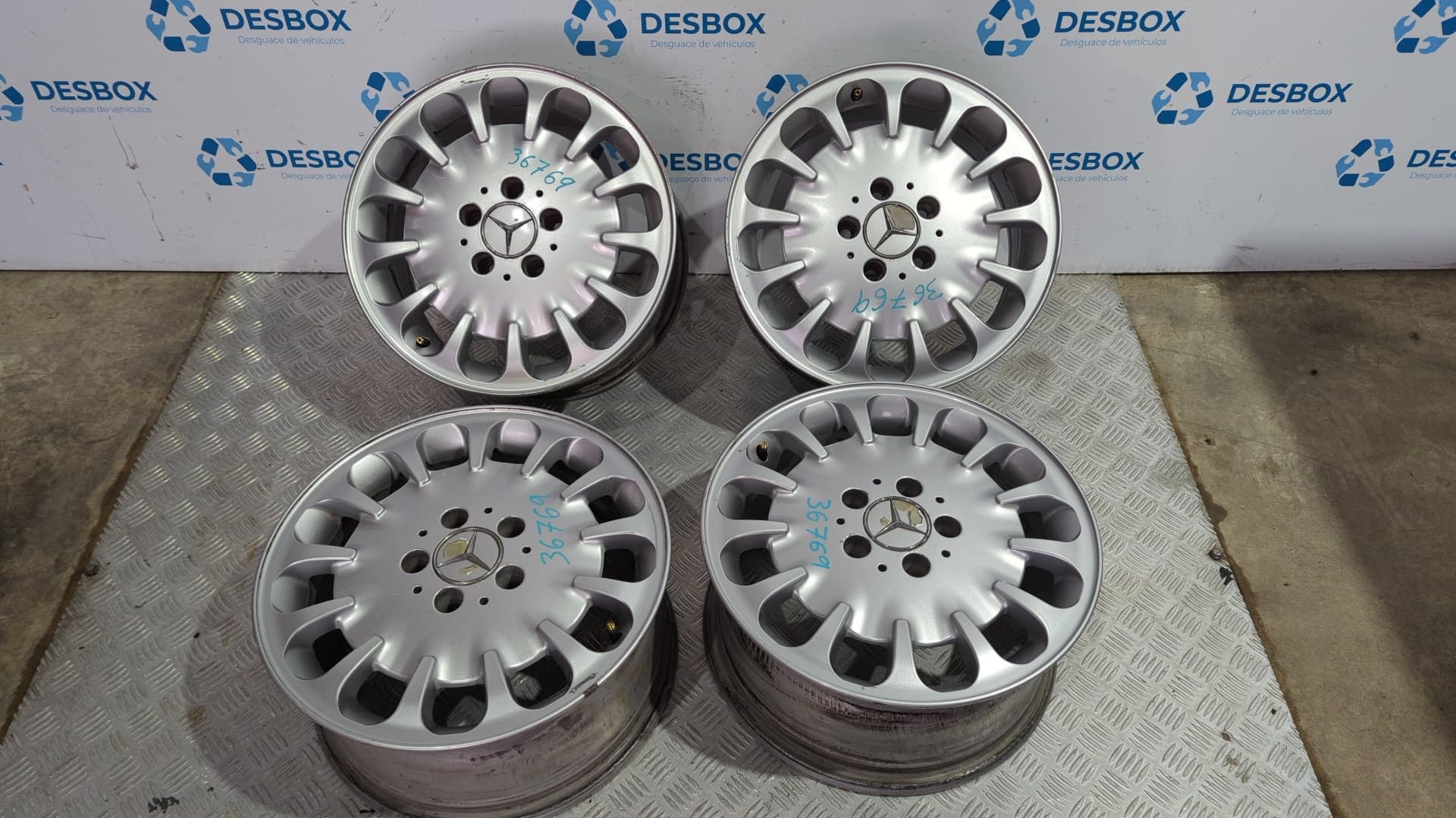Recambio de JUEGO LLANTAS para MERCEDES-BENZ CLASE E (W211) BERLINA 646961 referencia OEM IAM A2114014402 - NEGRO