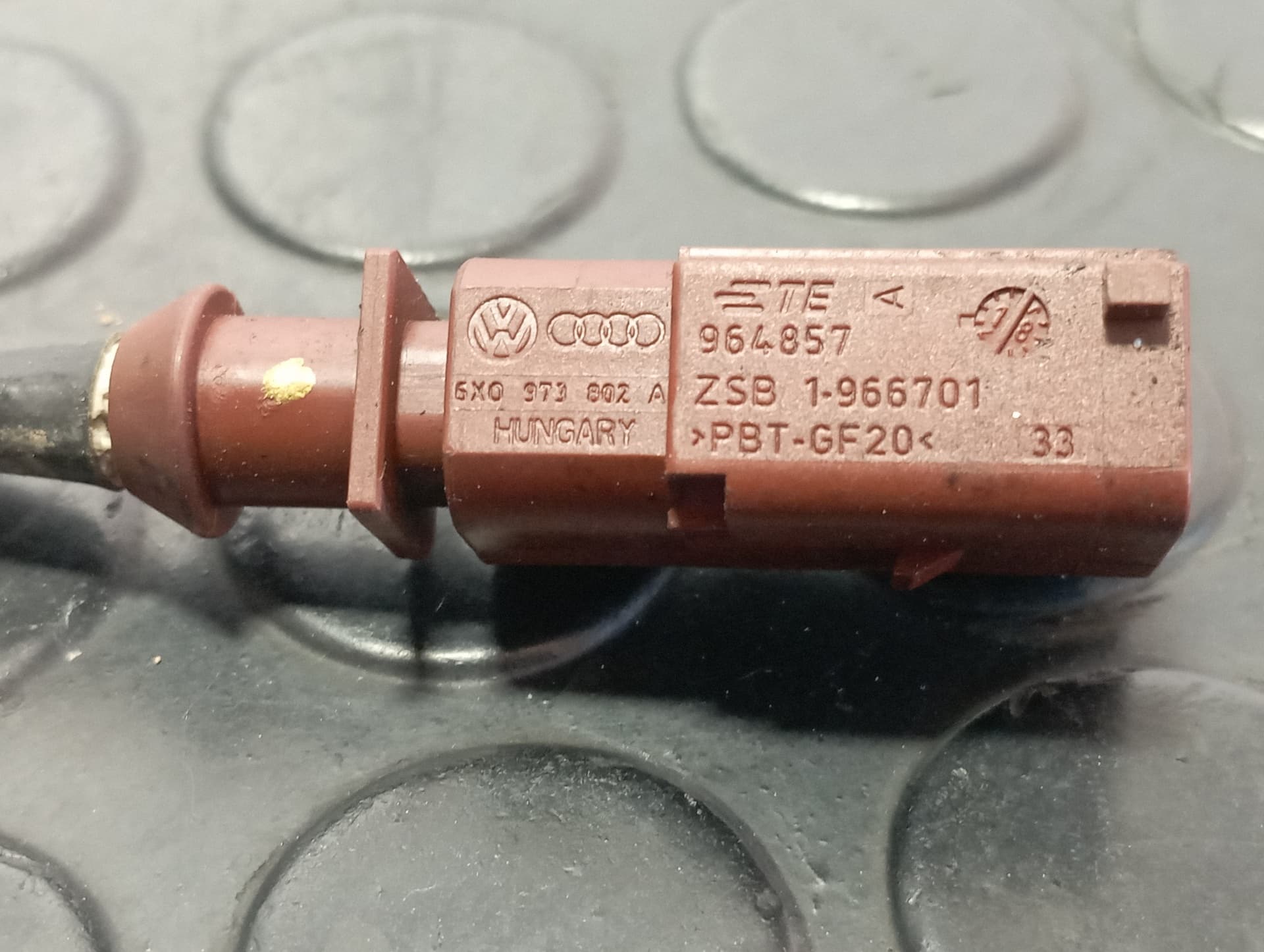 Recambio de SENSOR para AUDI A4 BERLINA (8W2) 2.0 TDI DEUA referencia OEM IAM 6X0973802A - BLANCO 3