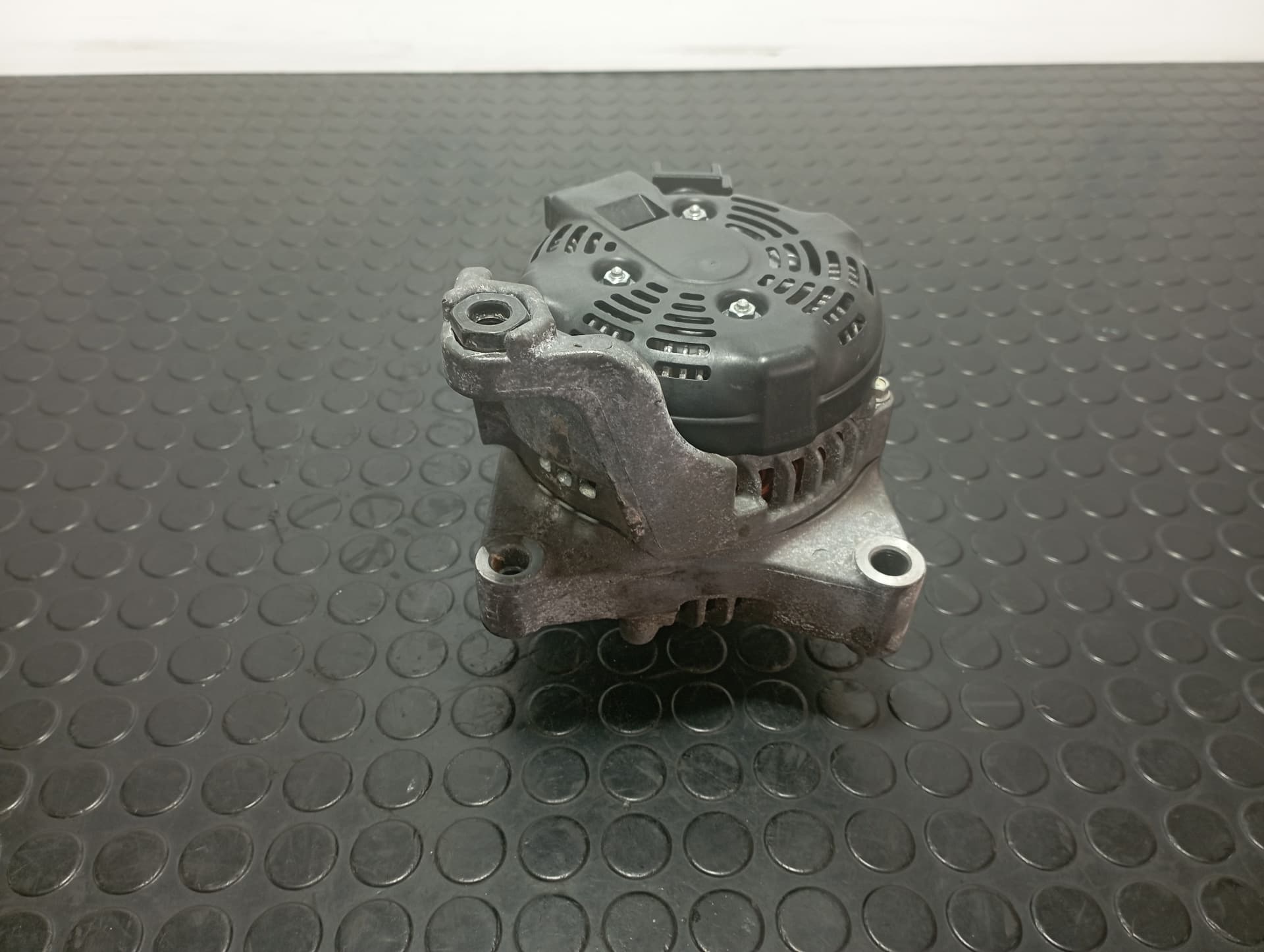 Recambio de ALTERNADOR para BMW SERIE X1 (F48) X1 SDRIVE 18D B47C20A referencia OEM IAM 1042118182 - BLANCO 2