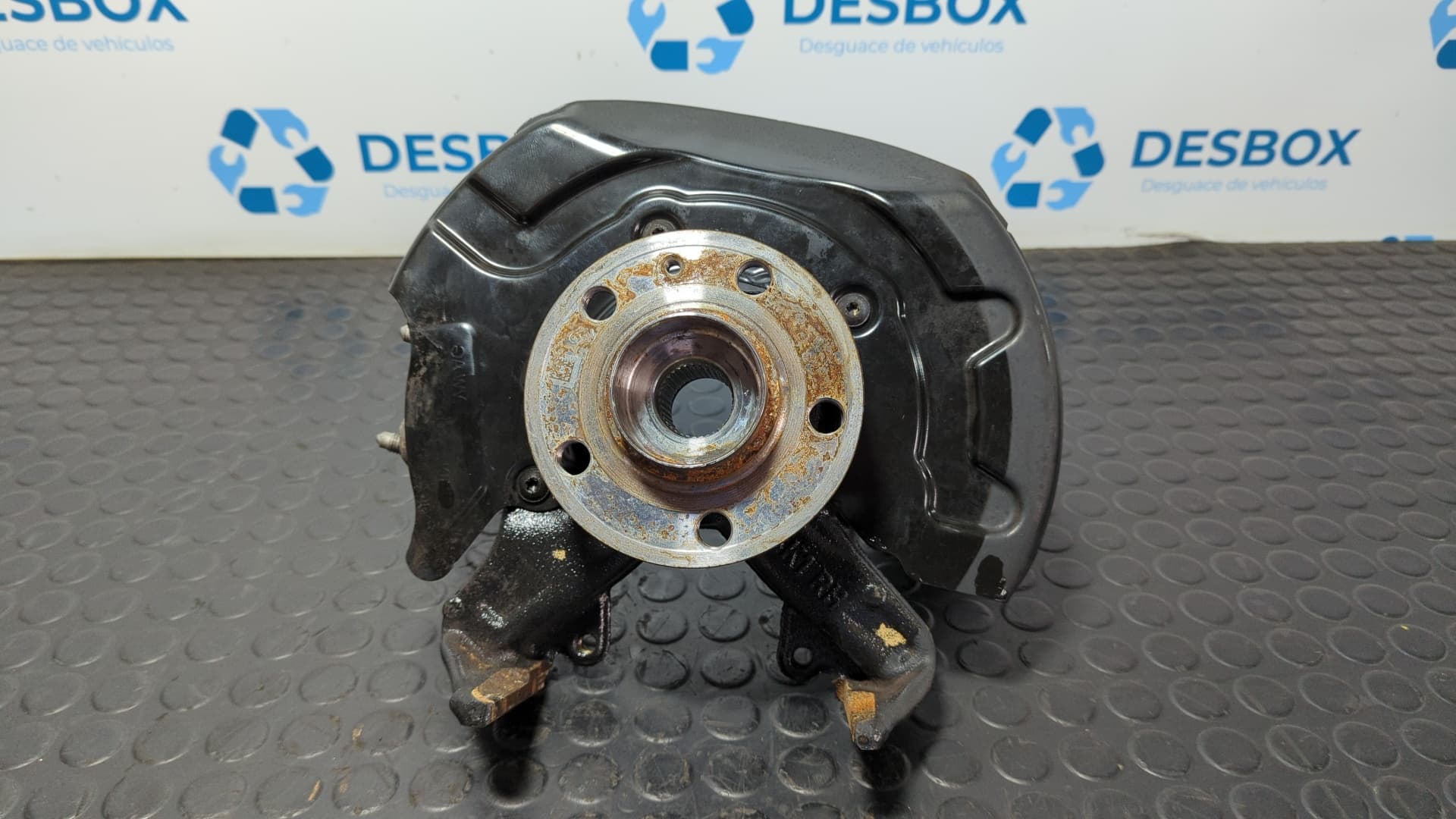 Recambio de MANGUETA DELANTERA DERECHA para VOLKSWAGEN POLO VI (AE1) * DLAC referencia OEM IAM 2Q0256AF - BLANCO 2