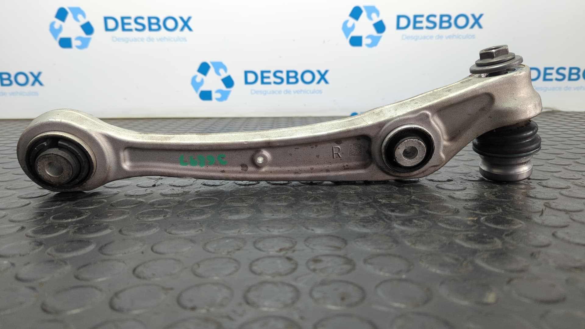 Recambio de BRAZO DERECHO SUPERIOR DELANTERO para AUDI Q5 (8R) Q5 2.0 TDI CGL referencia OEM IAM 8K0407156C - NEGRO