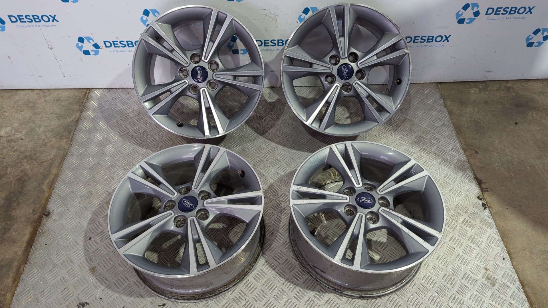 Recambio de JUEGO LLANTAS para FORD C-MAX (CB3) 1.6 TDCI T1DA referencia OEM IAM DM5J1007BB - BLANCO
