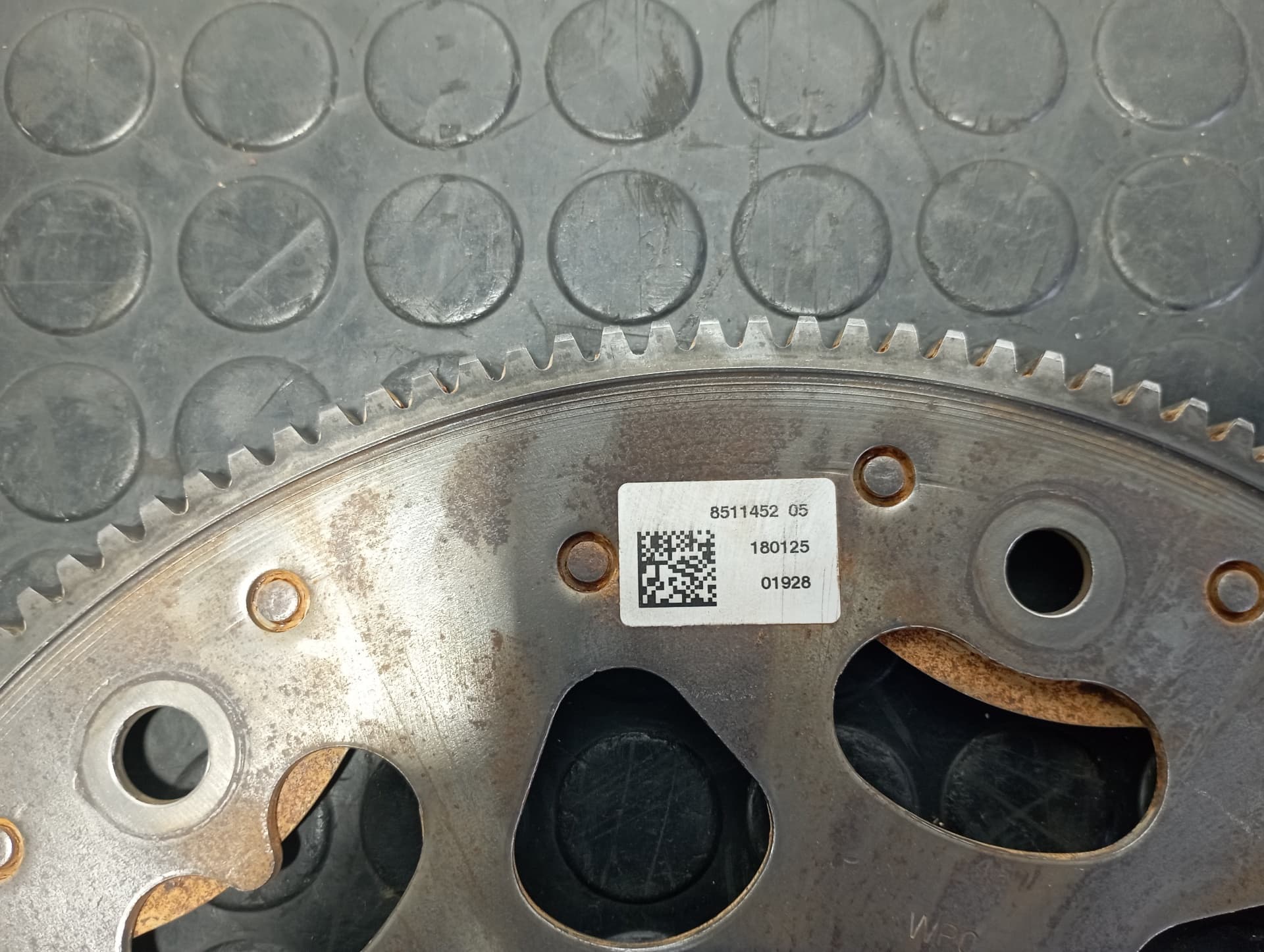 Recambio de VOLANTE MOTOR para BMW SERIE X1 (F48) X1 SDRIVE 18D B47C20A referencia OEM IAM 851145205 - BLANCO 2