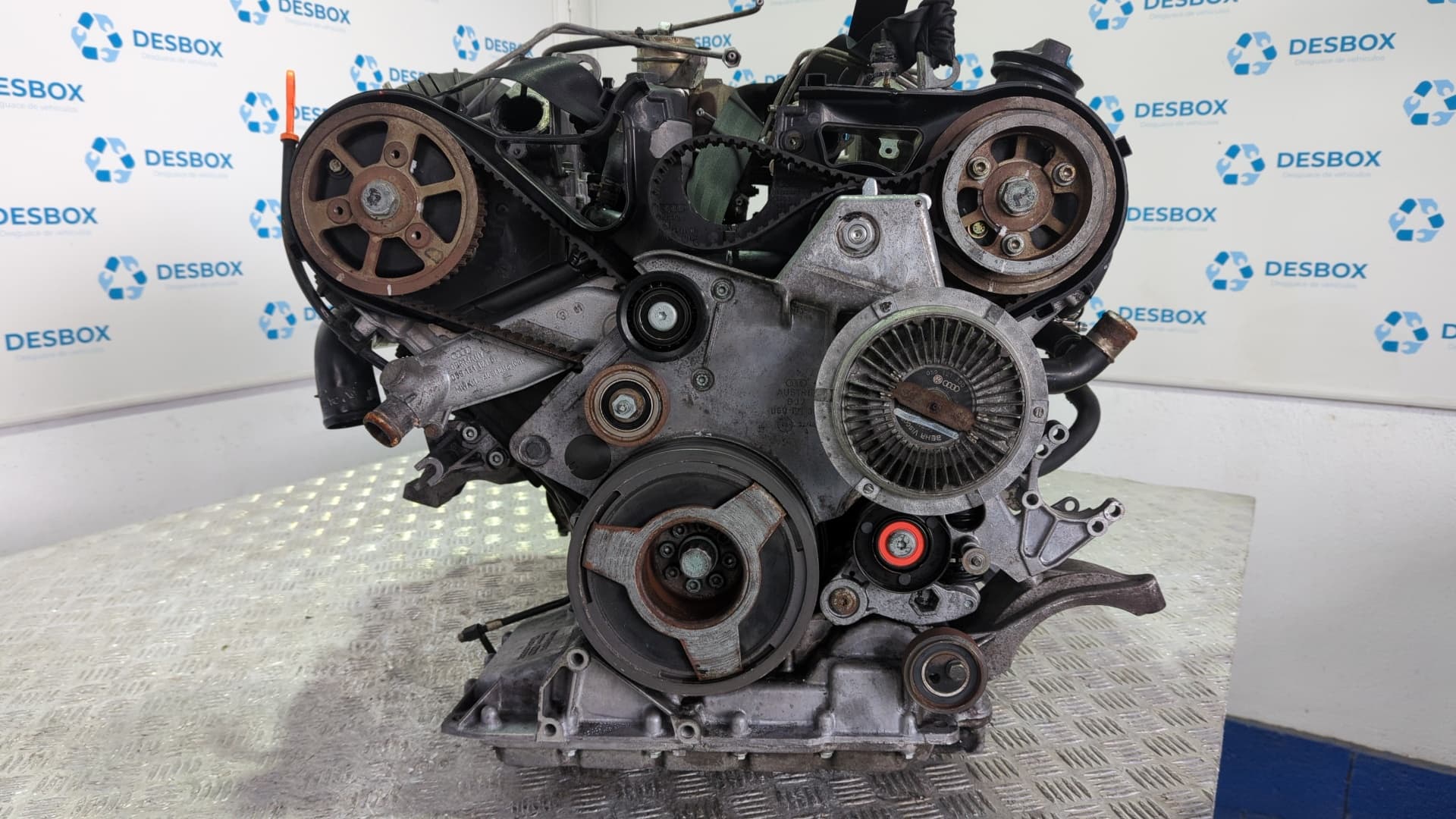 Recambio de MOTOR para AUDI A6 BERLINA (4B2) AKN referencia OEM IAM AKN  - BLANCO