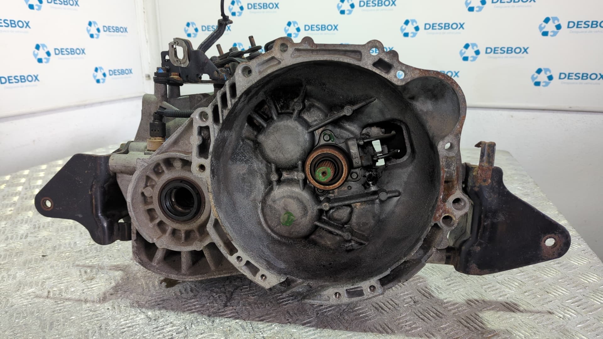 Recambio de CAJA CAMBIOS para KIA CARENS (UN) 2.0 CRDi D4EA referencia OEM IAM S620JC - NEGRO