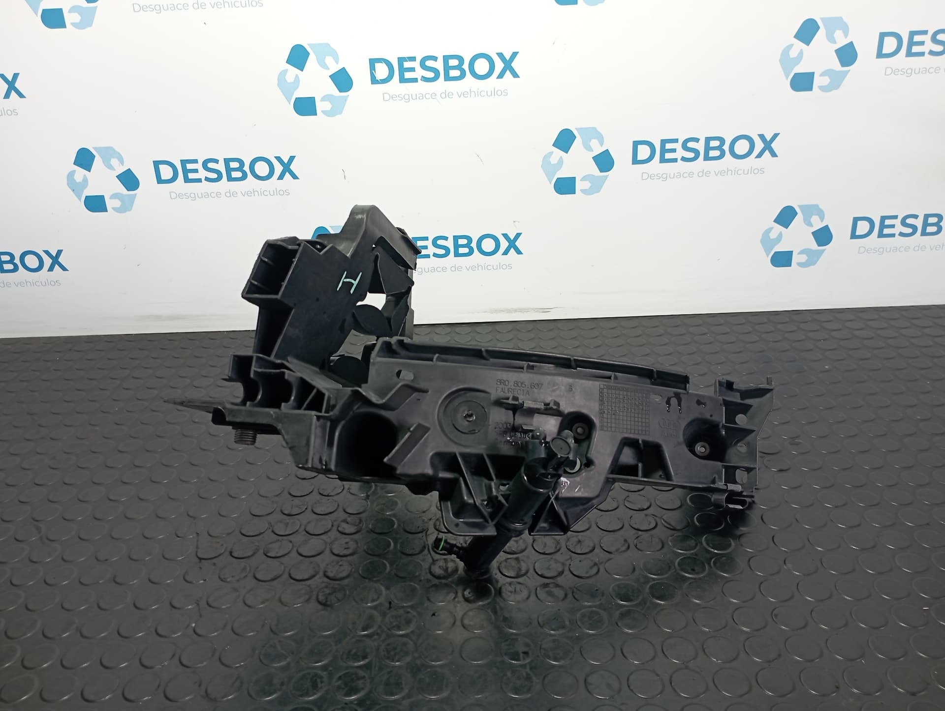 Recambio de SOPORTE FARO IZQUIERDO para AUDI Q5 (8R) Q5 2.0 TDI CGL referencia OEM IAM 8R0805607 - NEGRO 3
