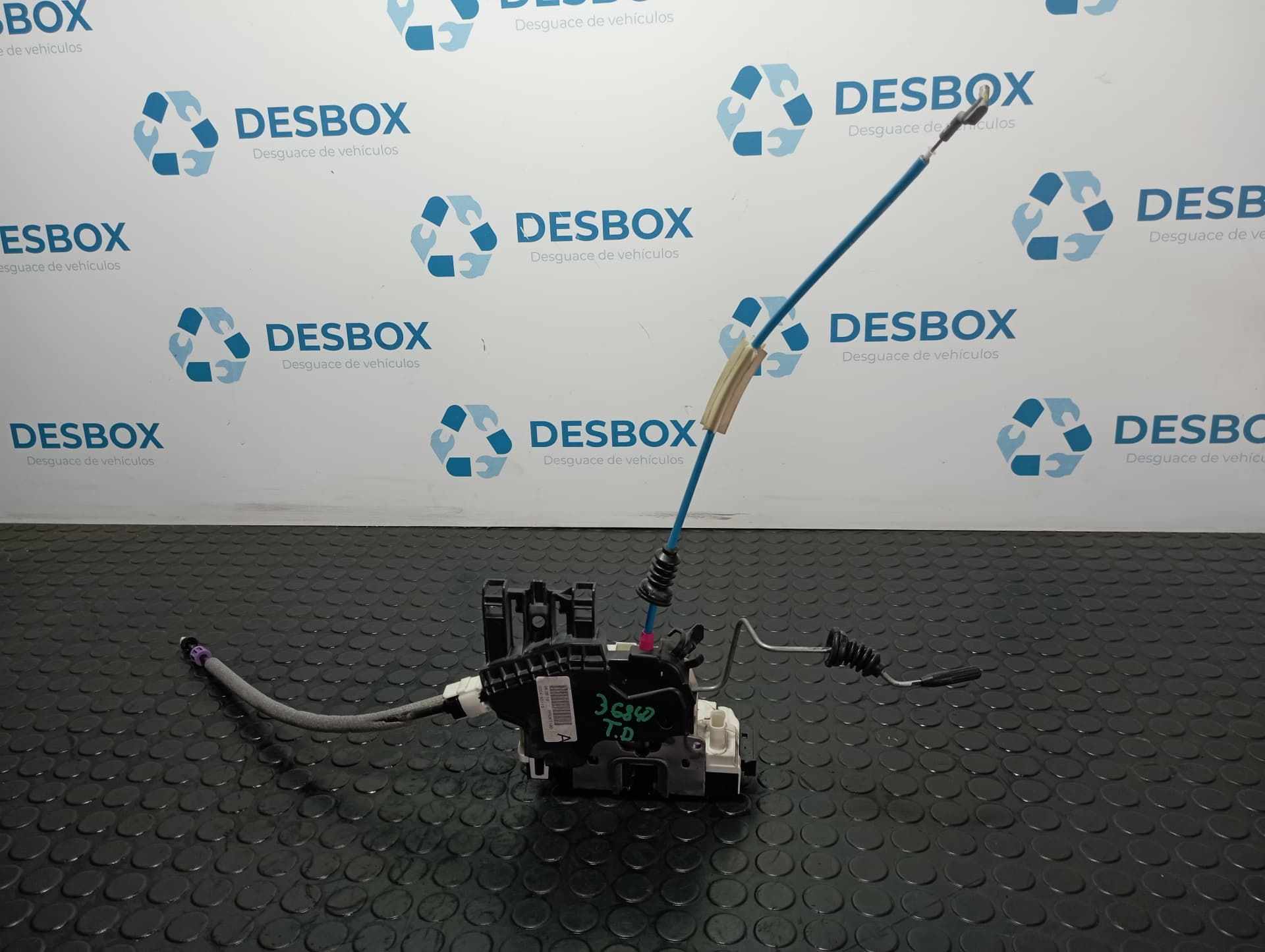 Recambio de CERRADURA PUERTA TRASERA DERECHA para MERCEDES-BENZ CLASE A (W176) 2.2 651930 referencia OEM IAM A2047302835 - BLANCO
