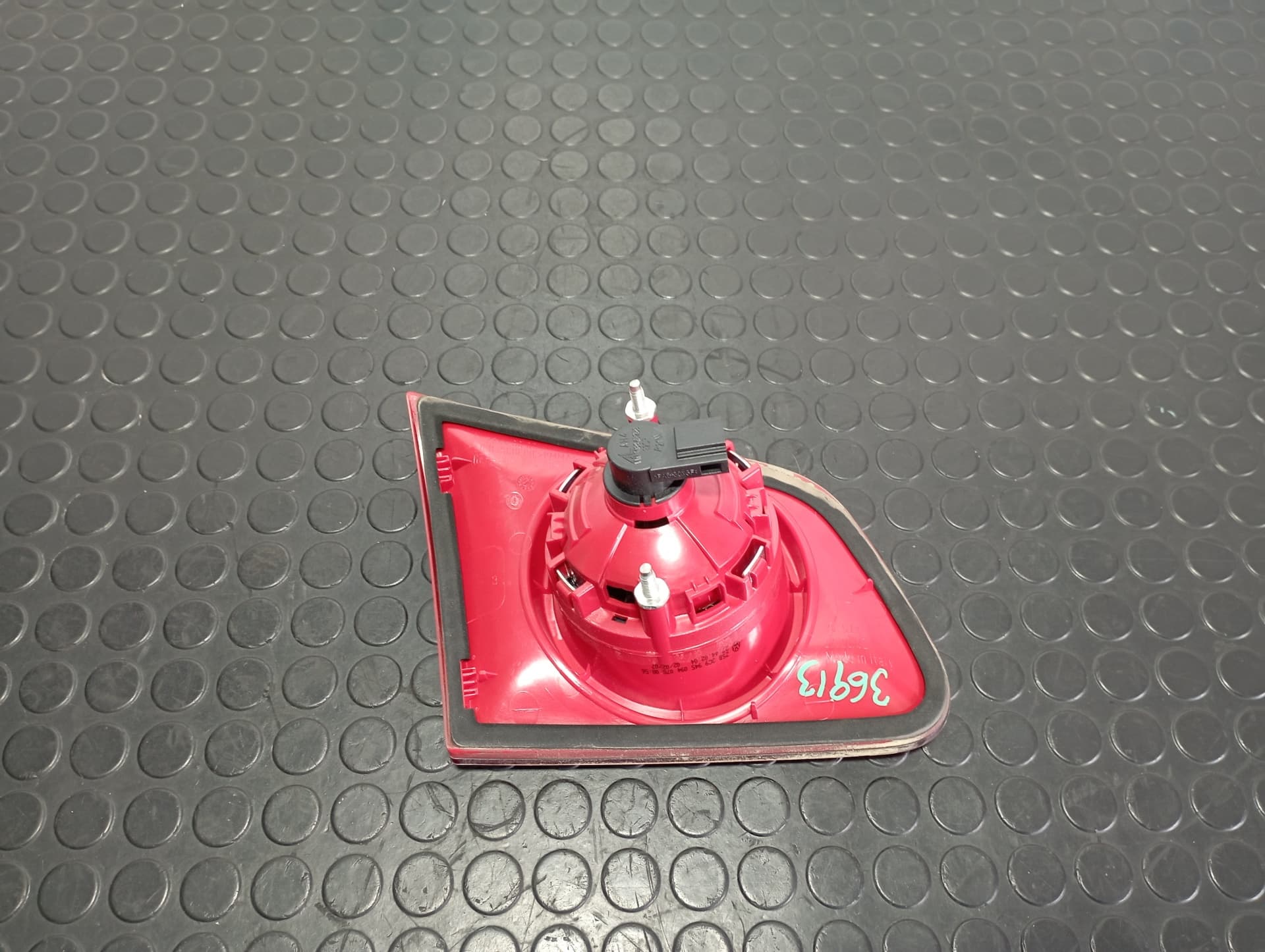 Recambio de PILOTO PORTON DERECHO para VOLKSWAGEN PASSAT VARIANT (3C5) 2.0 TDI BMR referencia OEM IAM 27448002 - NEGRO 2