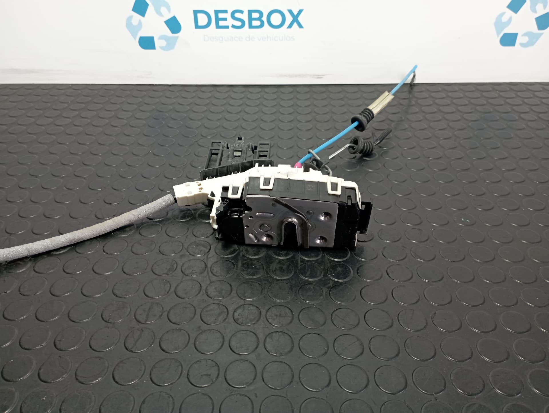 Recambio de CERRADURA PUERTA TRASERA IZQUIERDA para MERCEDES-BENZ CLASE A (W176) 2.2 651930 referencia OEM IAM A2047302735 - BLANCO 3