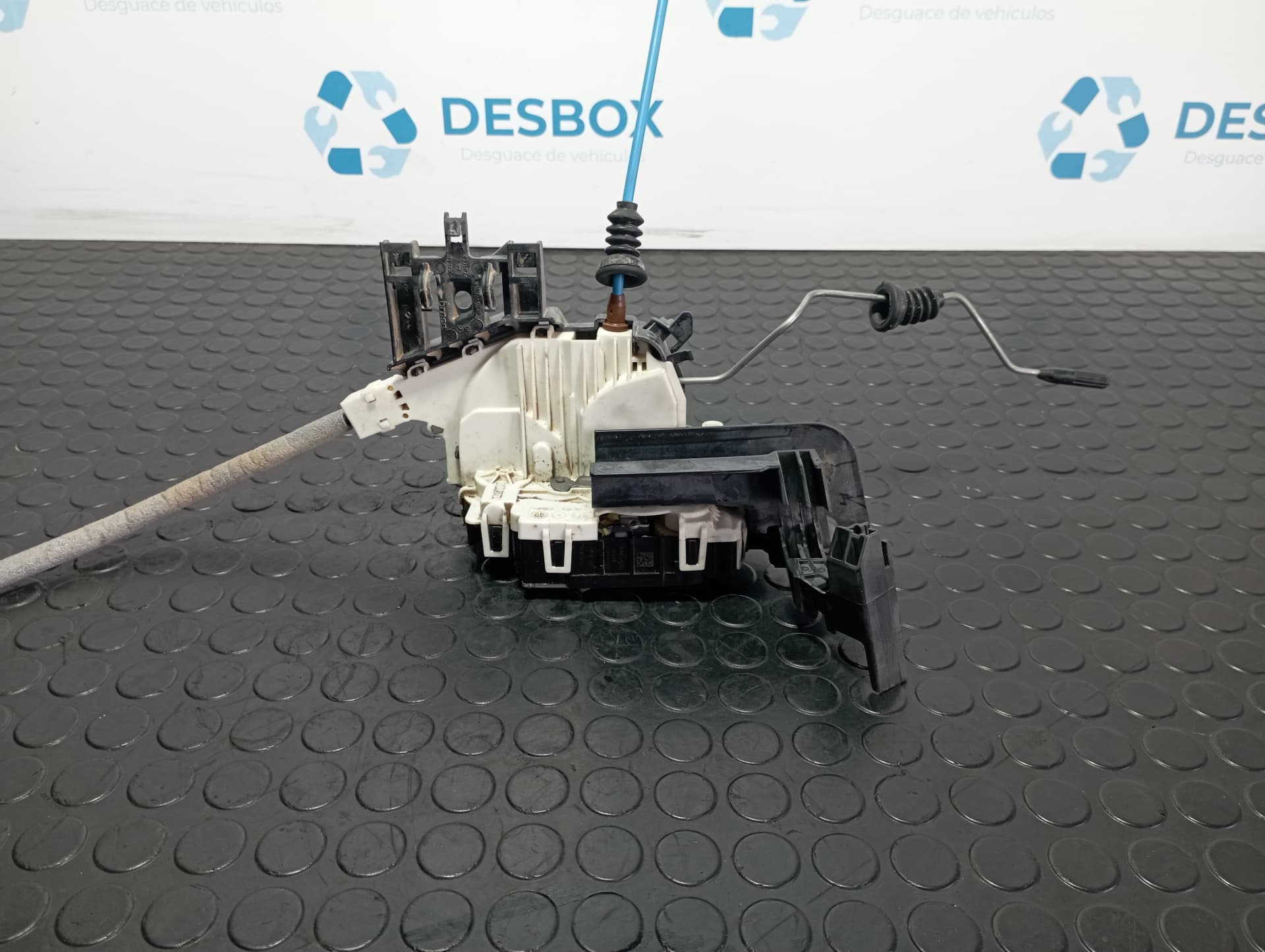 Recambio de CERRADURA PUERTA DELANTERA IZQUIERDA para MERCEDES-BENZ CLASE A (W176) 2.2 651930 referencia OEM IAM A1667200135 - BLANCO