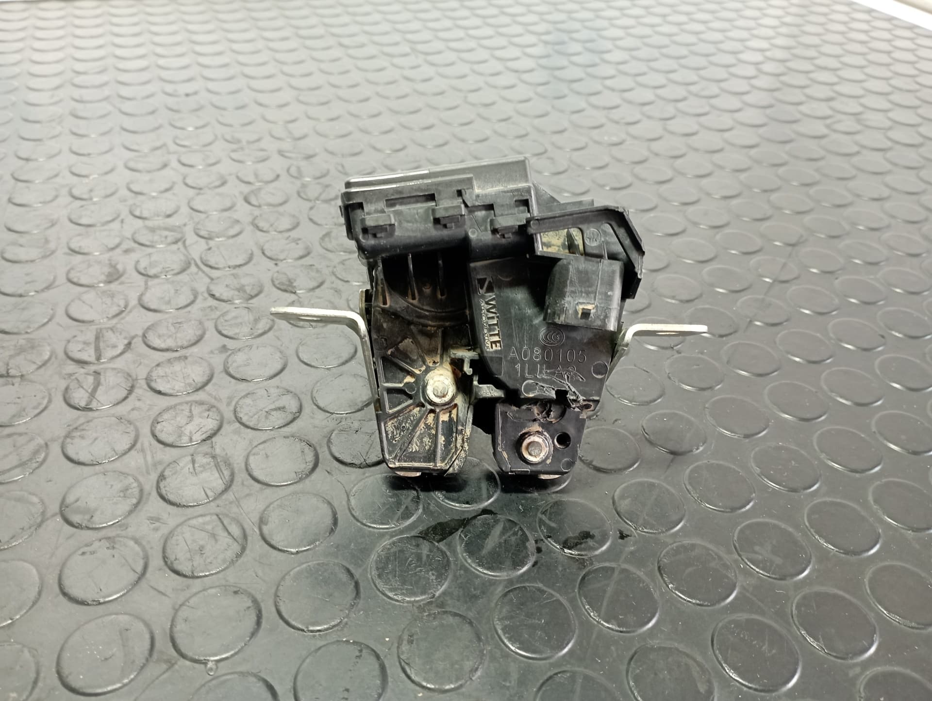 Recambio de CERRADURA MALETERO / PORTON para MERCEDES-BENZ CLASE A (W176) 2.2 651930 referencia OEM IAM A0997400200 - BLANCO 2