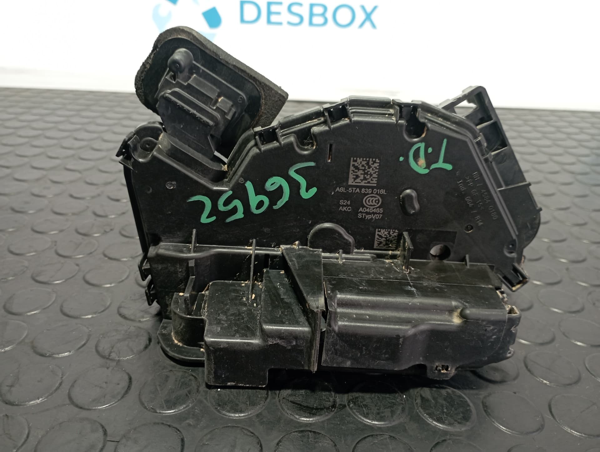 Recambio de CERRADURA PUERTA TRASERA DERECHA para VOLKSWAGEN T-CROSS (D31) 1.0 TSI DKLA referencia OEM IAM A046465 - NARANJA 4