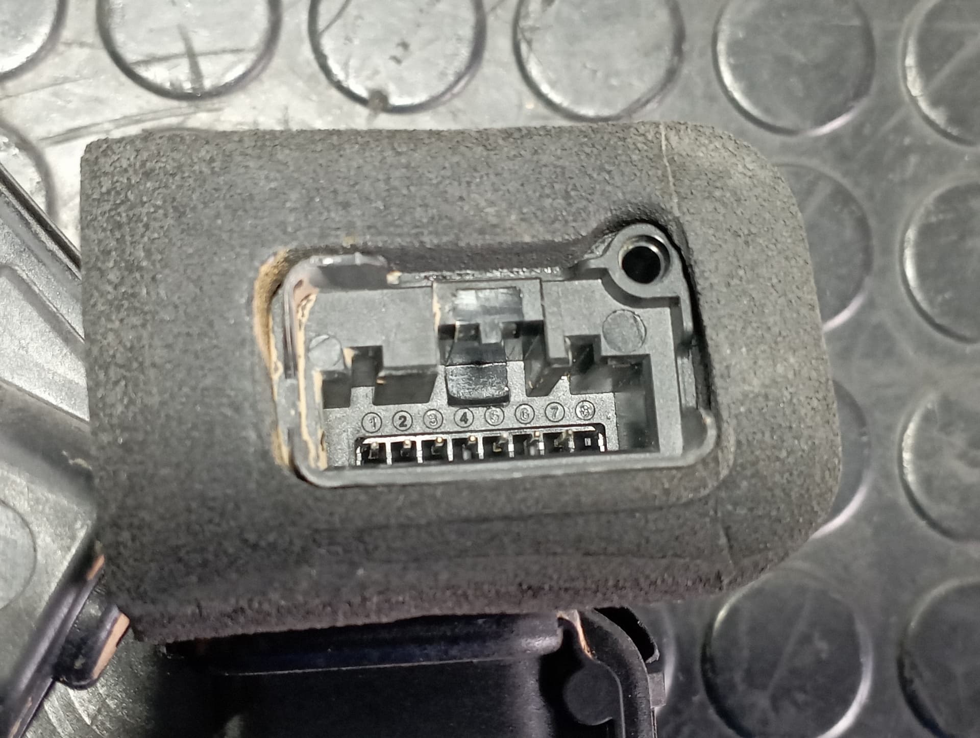 Recambio de CERRADURA PUERTA TRASERA DERECHA para VOLKSWAGEN T-CROSS (D31) 1.0 TSI DKLA referencia OEM IAM A046465 - NARANJA 2