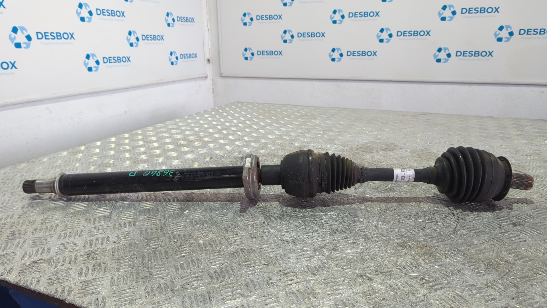 Recambio de TRANSMISION DELANTERA DERECHA para MERCEDES-BENZ CLASE A (W176) 2.2 651930 referencia OEM IAM A2463600274 - BLANCO