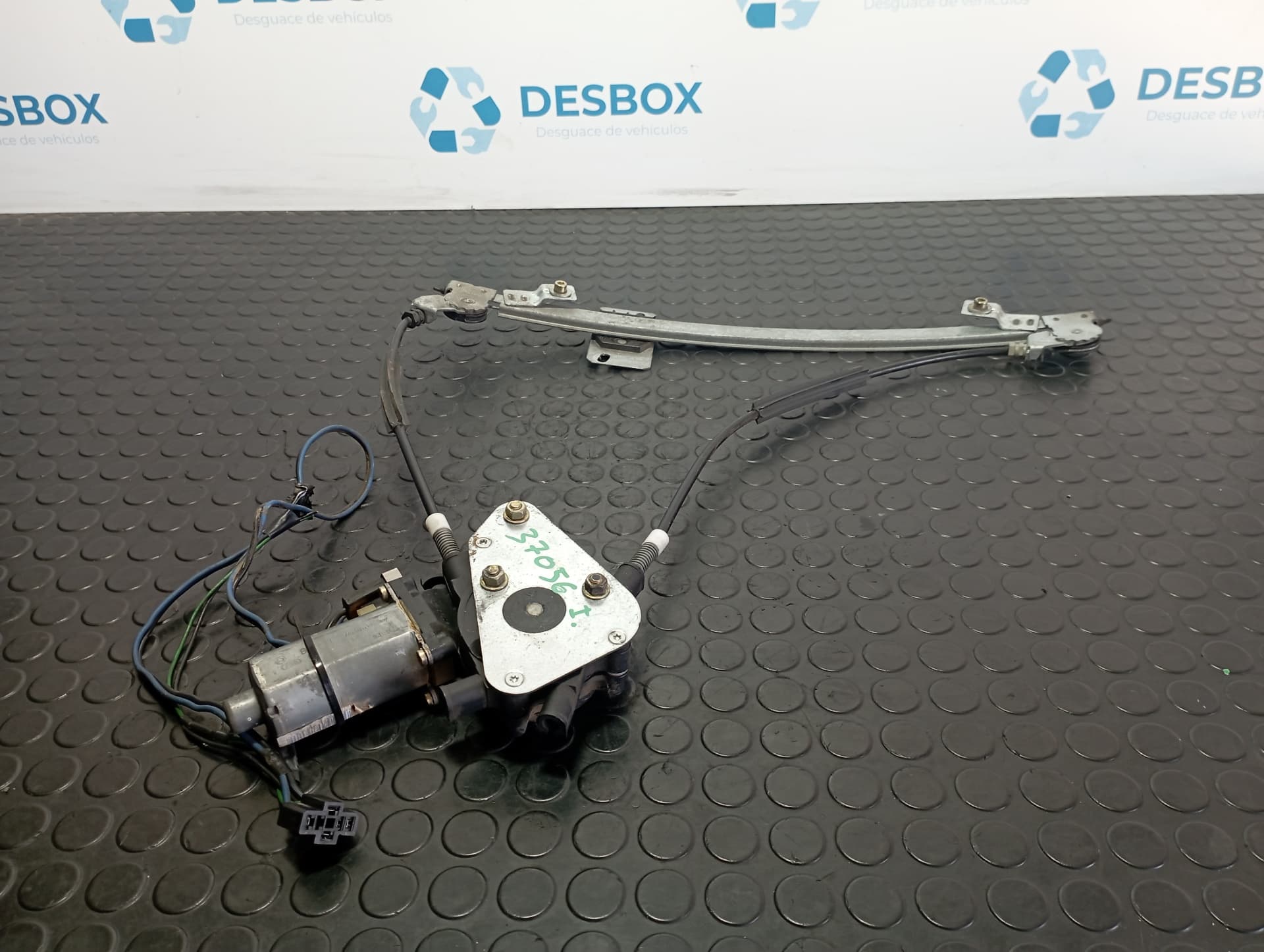 Recambio de ELEVALUNAS DELANTERO IZQUIERDO para LIGIER NOVA LDW502 LDW 502  referencia OEM IAM 0130821678 - BLANCO