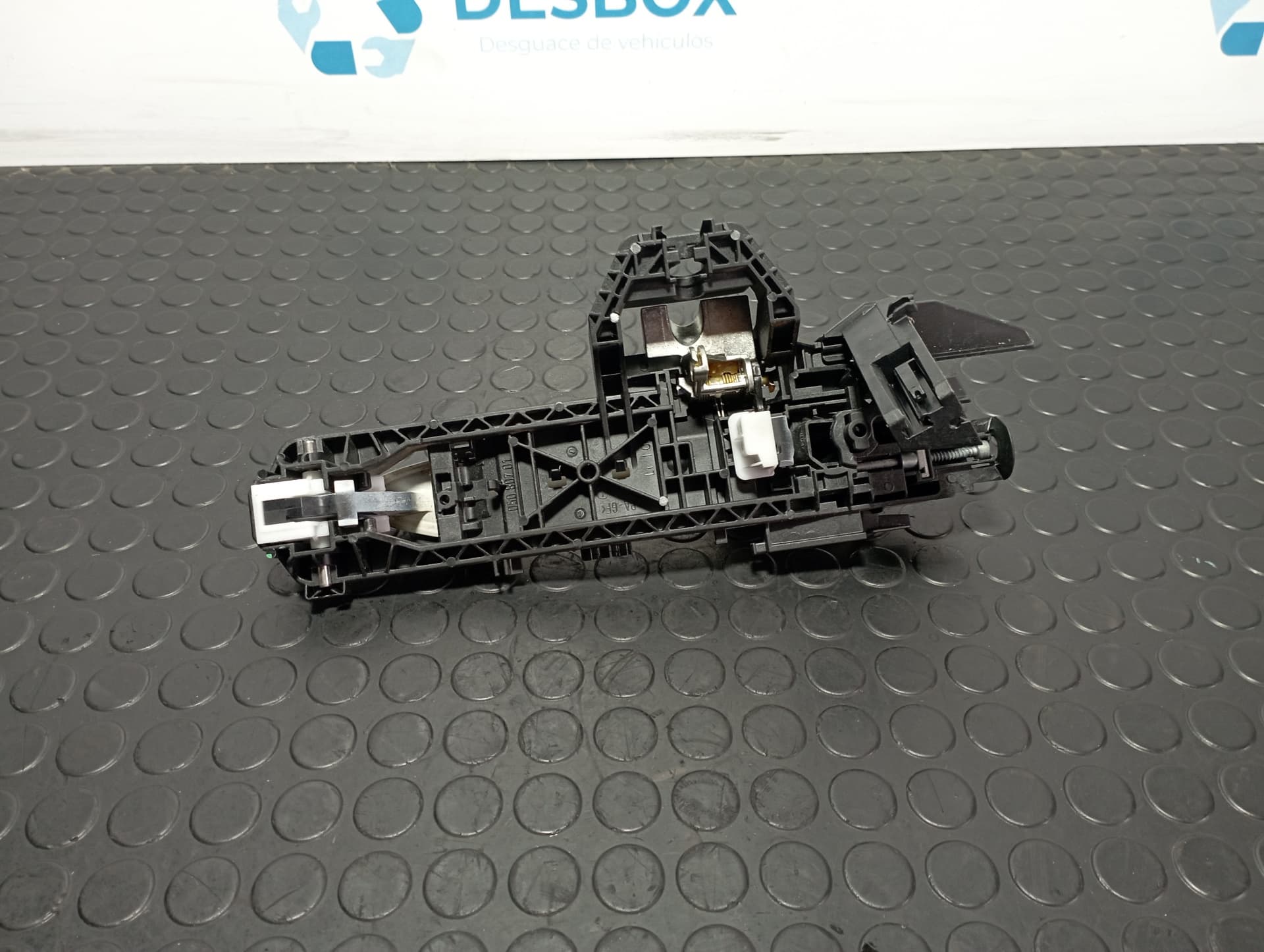 Recambio de MANETA  TRASERA IZQUIERDA para MERCEDES-BENZ CLASE A (W176) 2.2 651930 referencia OEM IAM A2047600170  - BLANCO 4