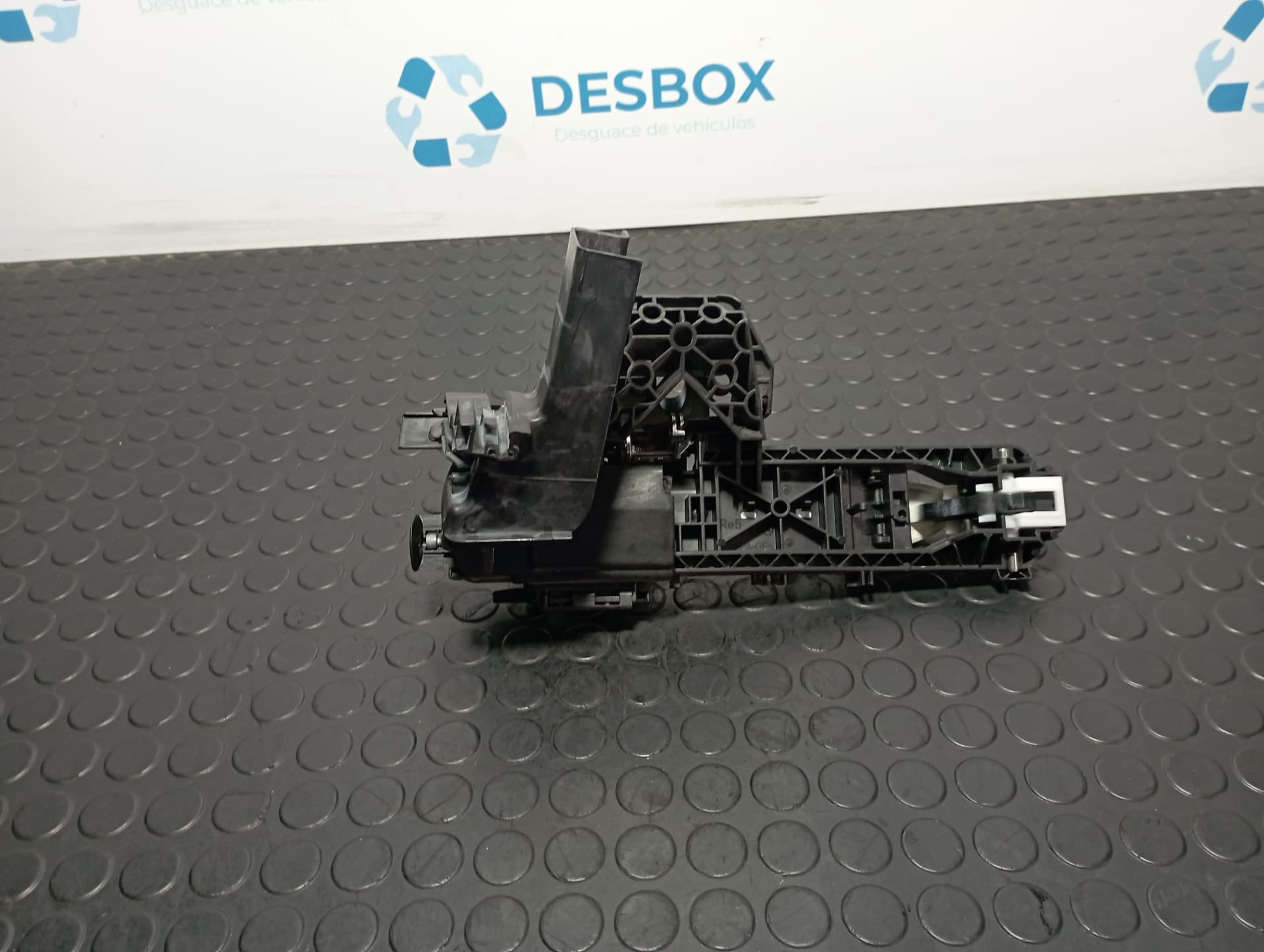 Recambio de MANETA DELANTERA DERECHA para MERCEDES-BENZ CLASE A (W176) 2.2 651930 referencia OEM IAM A2047600270  - BLANCO 2