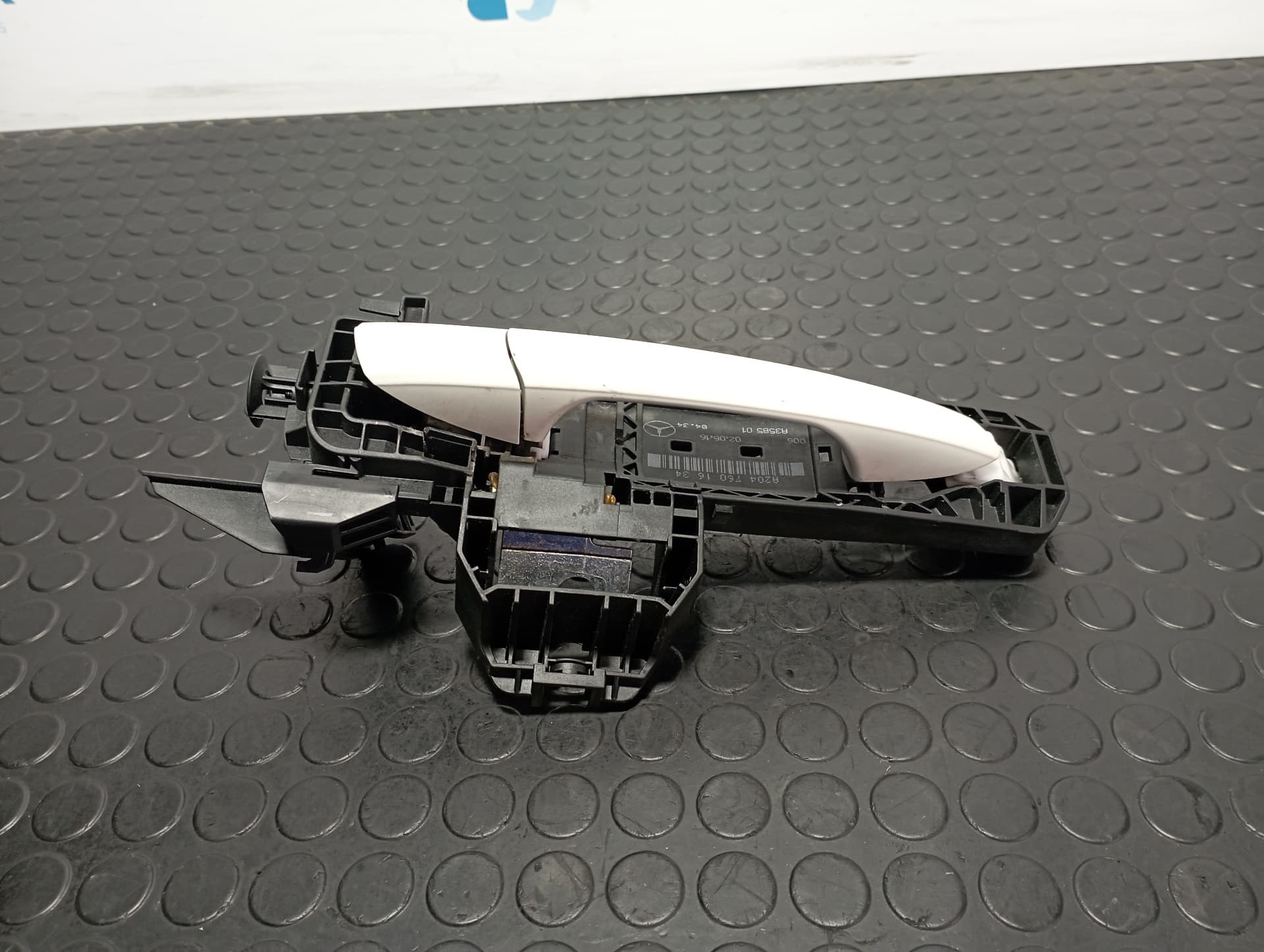 Recambio de MANETA TRASERA DERECHA para MERCEDES-BENZ CLASE A (W176) 2.2 651930 referencia OEM IAM A2047600270  - BLANCO