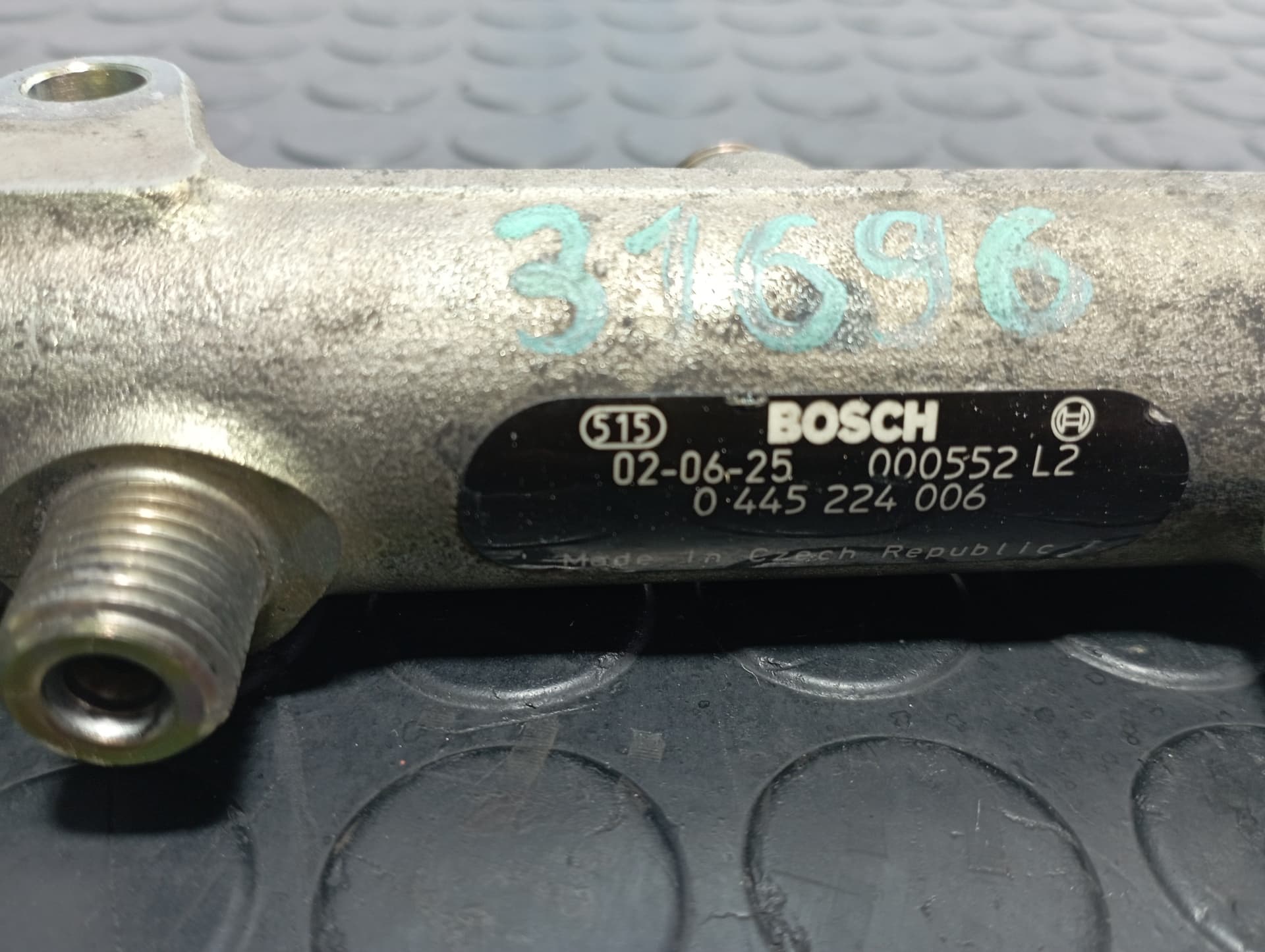 Recambio de RAMPA INYECTORA para IVECO DAILY COMBI 2.3 Diesel CAT F1AE0481B referencia OEM IAM 0445224006 - BLANCO 4