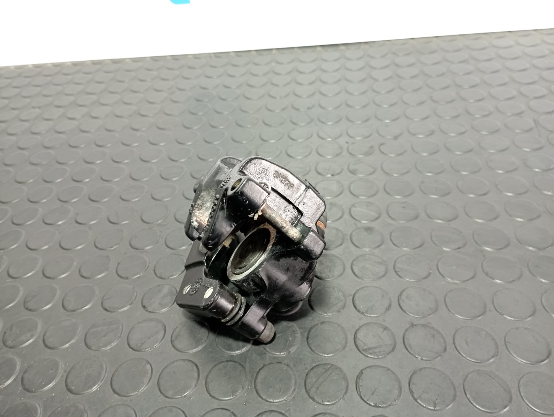 Recambio de PINZA DE FRENO DELANTERA para BMW C 400 X A81A03A referencia OEM IAM 6170099 - NEGRO 3