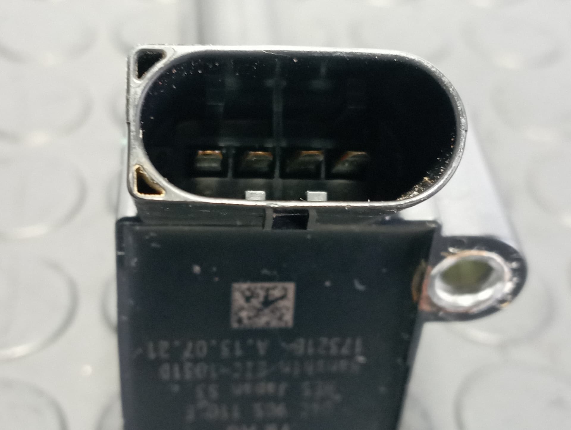 Recambio de BOBINA ENCENDIDO para VOLKSWAGEN POLO VI (AE1) * DLAC referencia OEM IAM 04C905110E  - BLANCO 4