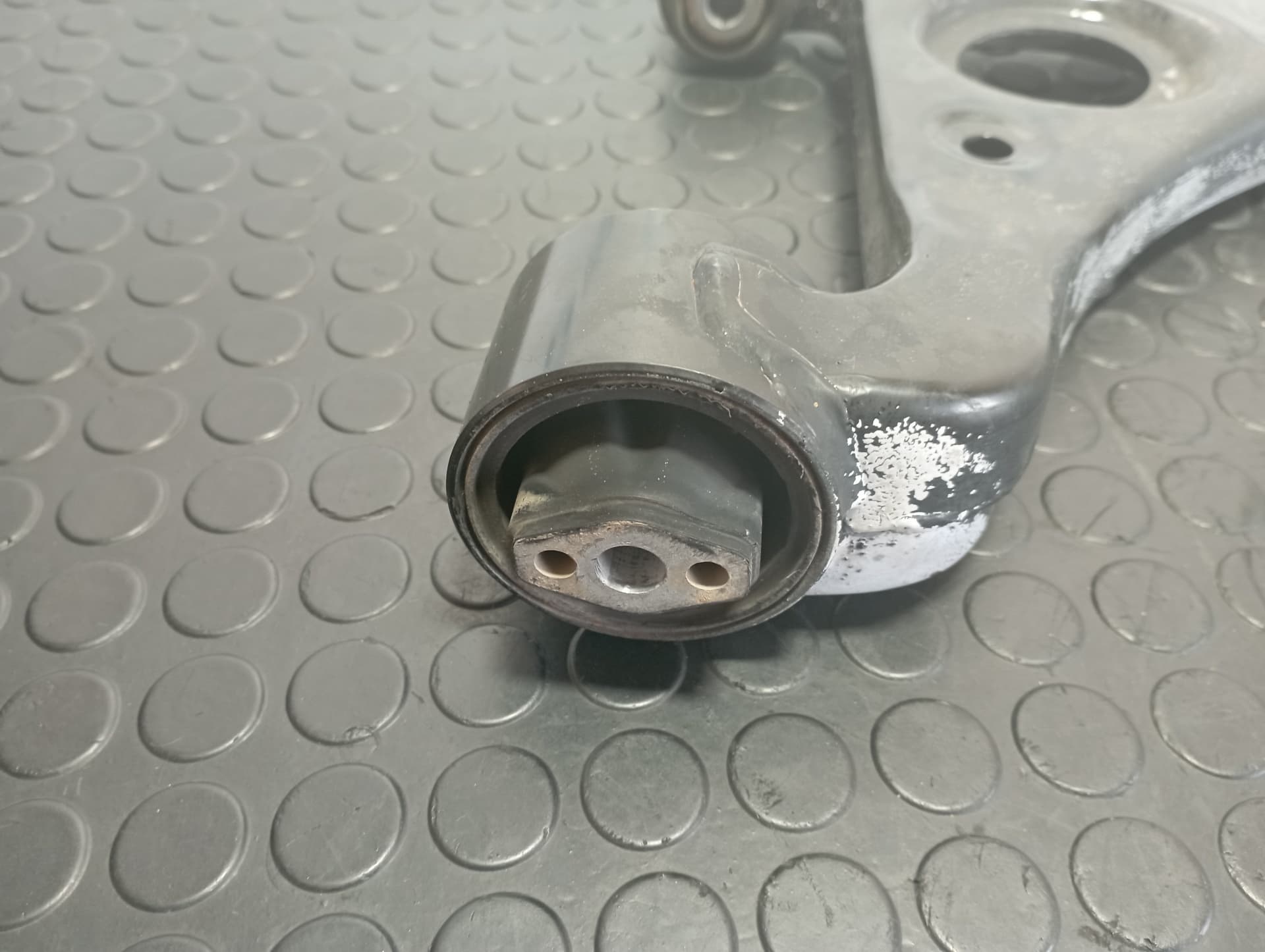 Recambio de BRAZO DERECHO INFERIOR DELANTERO para OPEL MOKKA X MOKKA X 1.3 I B14NET referencia OEM IAM 05L6H0604B - BLANCO 3