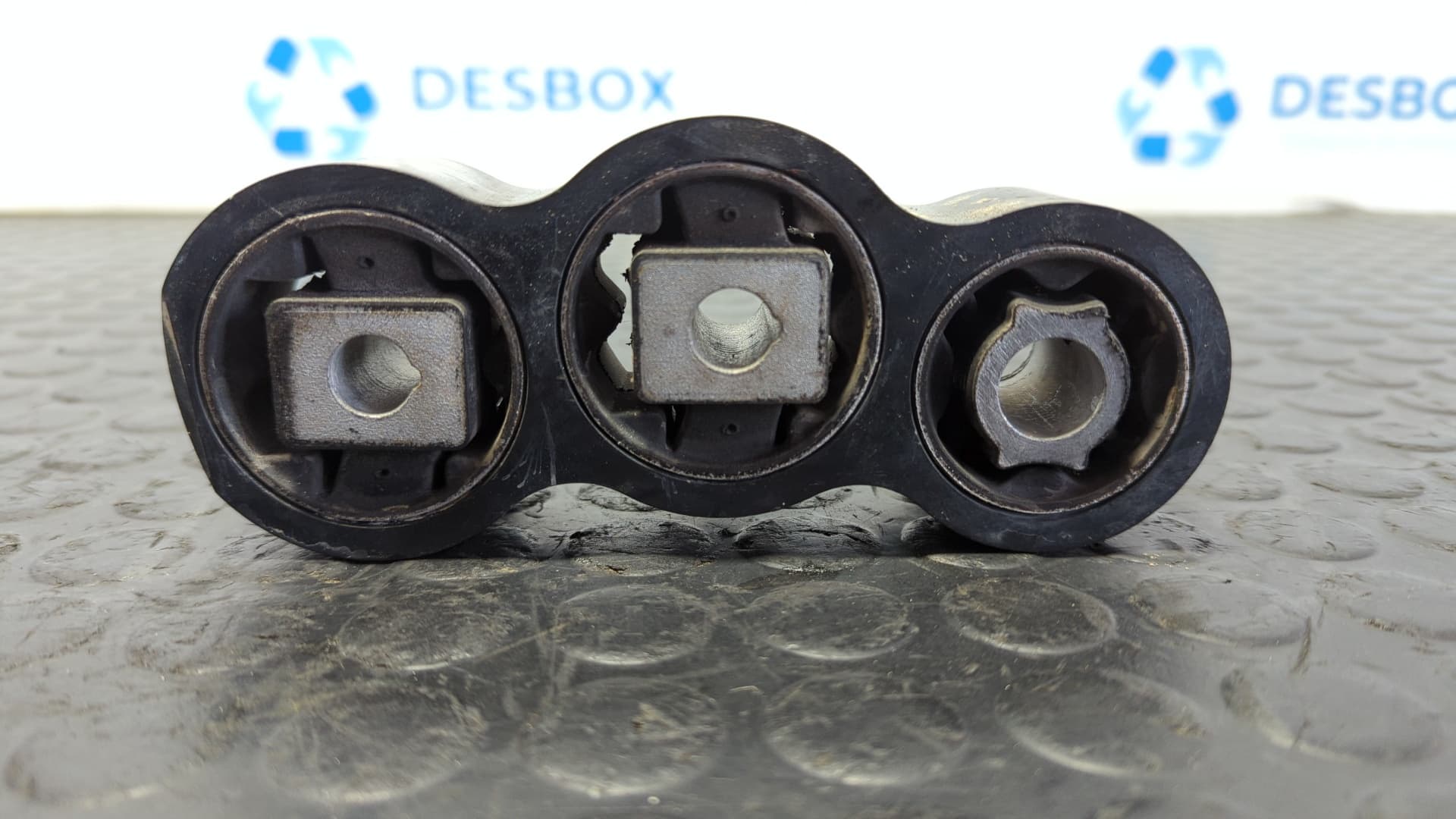 Recambio de SOPORTE MOTOR para BMW C 400 X A81A03A referencia OEM IAM 221185653093 - NEGRO