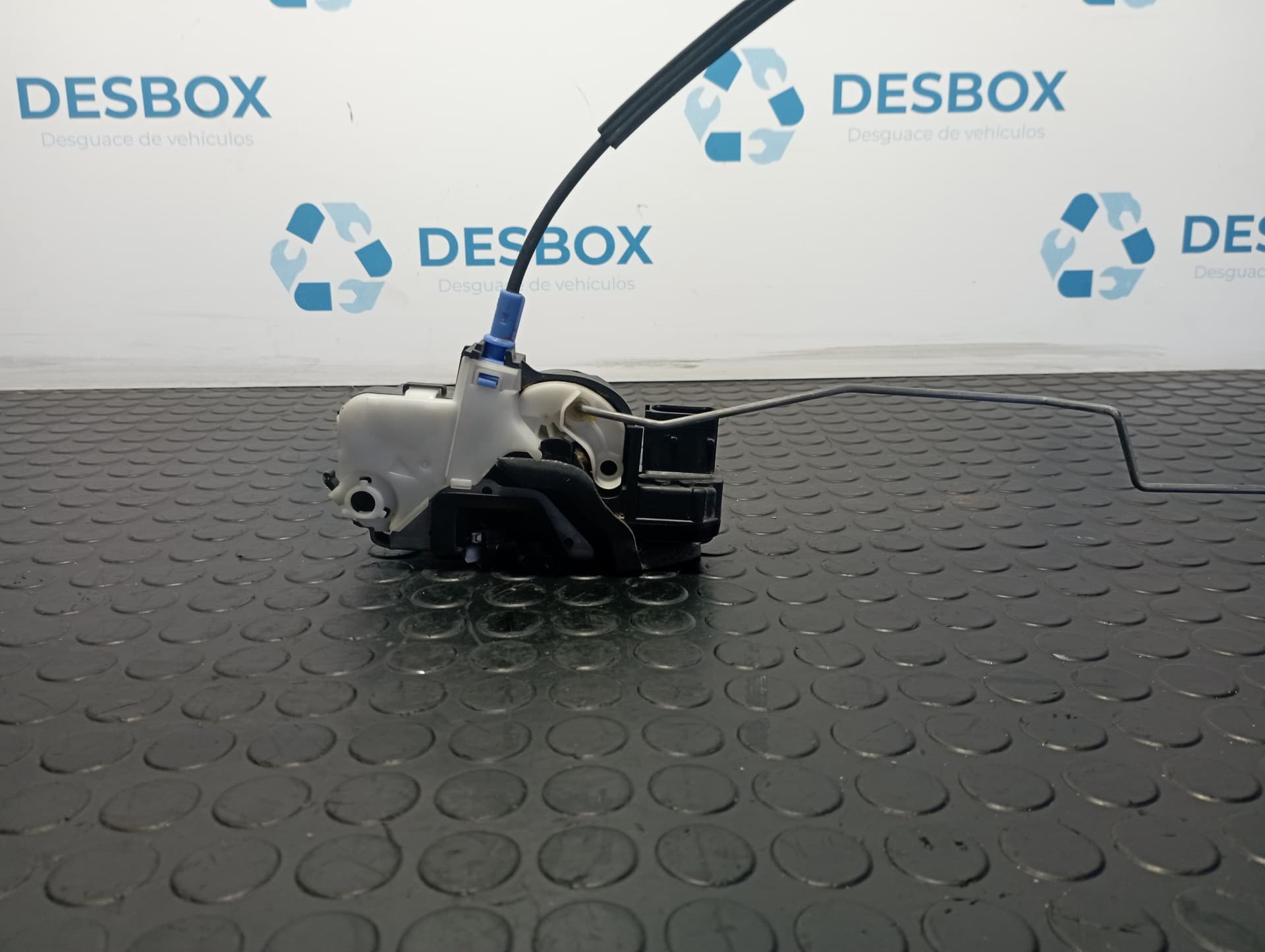 Recambio de CERRADURA PUERTA DELANTERA DERECHA para OPEL MOKKA X MOKKA X 1.3 I B14NET referencia OEM IAM 13579523 - BLANCO