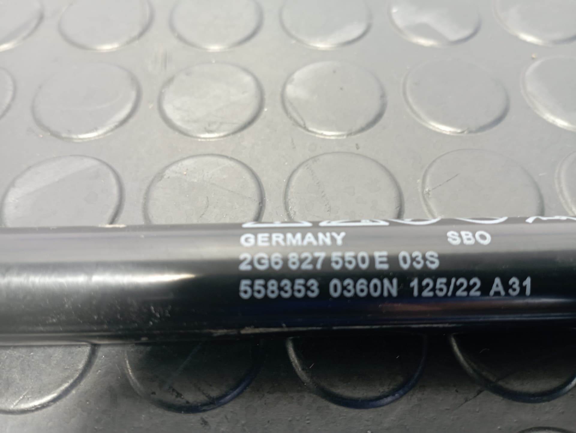 Recambio de AMORTIGUADORES CAPO para VOLKSWAGEN POLO VI (AE1) * DLAC referencia OEM IAM 2G6827550E - BLANCO 3
