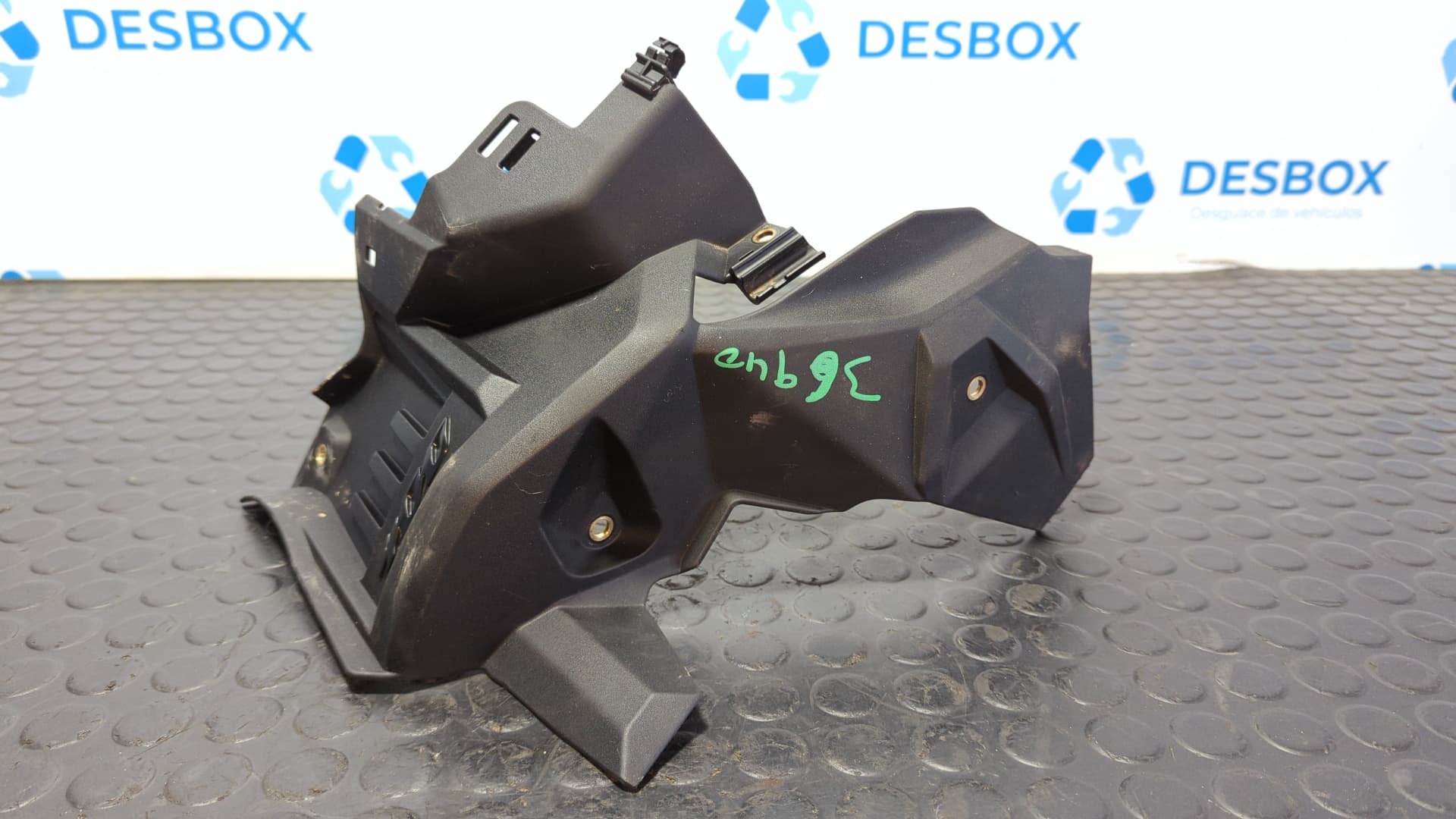 Recambio de GUARDABARROS TRASERO para BMW C 400 X A81A03A referencia OEM IAM 46628558229 - NEGRO