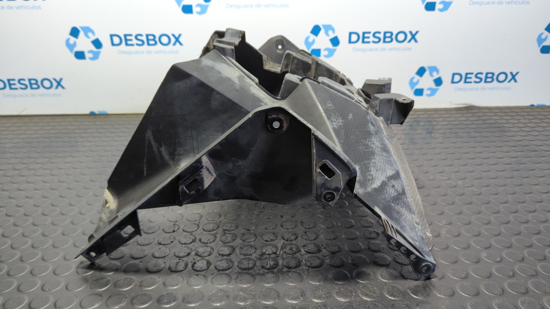 Recambio de MOLDURA para BMW C 400 X A81A03A referencia OEM IAM 46638566808 - NEGRO 4