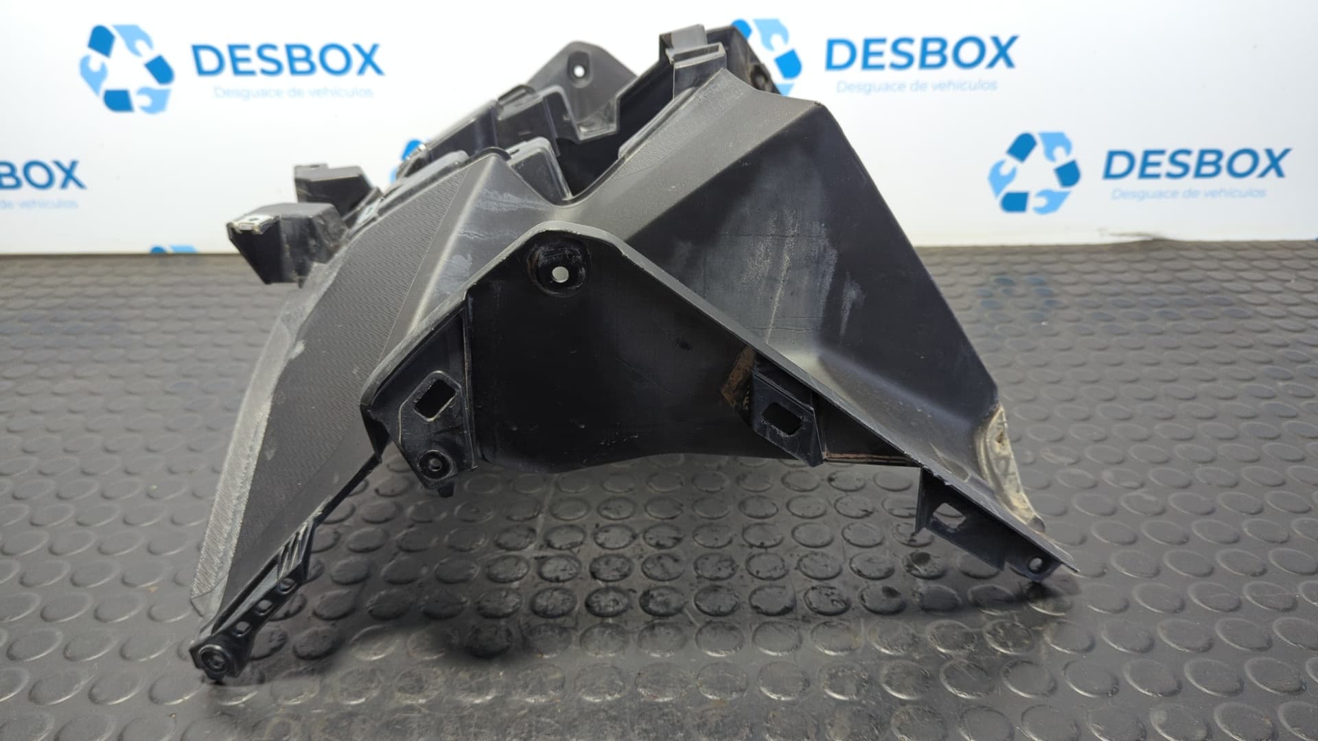 Recambio de MOLDURA para BMW C 400 X A81A03A referencia OEM IAM 46638566808 - NEGRO 2