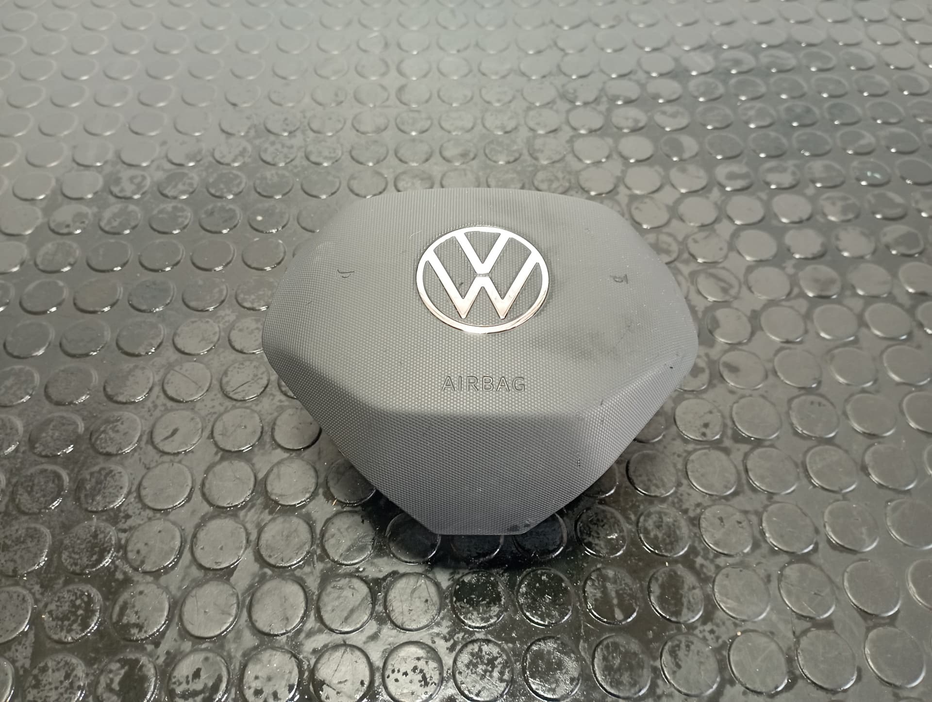 Recambio de AIRBAG DELANTERO IZQUIERDO para VOLKSWAGEN POLO VI (AE1) * DLAC referencia OEM IAM 2GM880201L - BLANCO