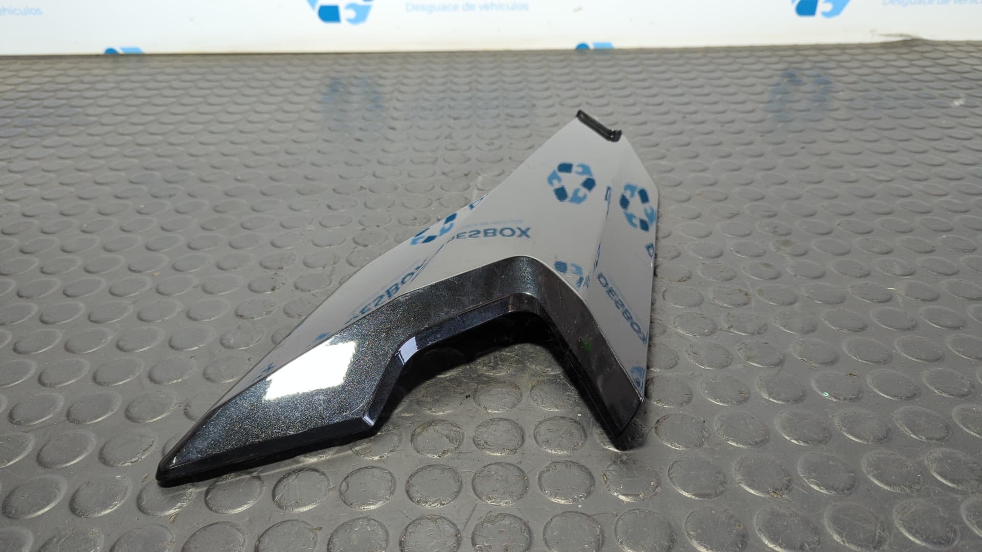 Recambio de MOLDURA para BMW C 400 X A81A03A referencia OEM IAM 46638558589 - NEGRO 4